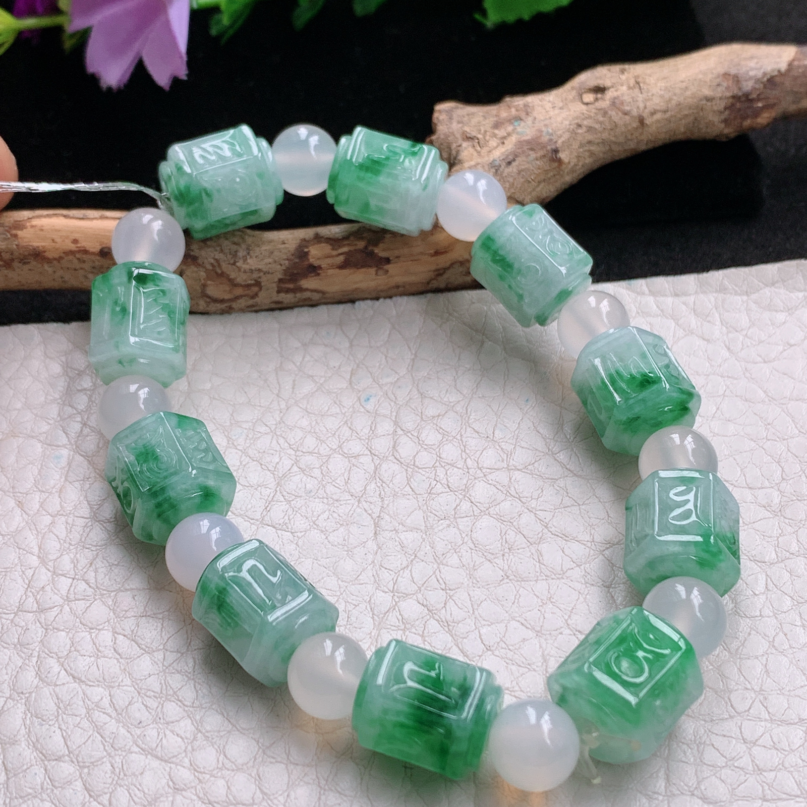 qxm实拍12.5*10.3缅甸翡翠精雕冰飘花清爽六字真言 六六顺玉手链 玉手串
