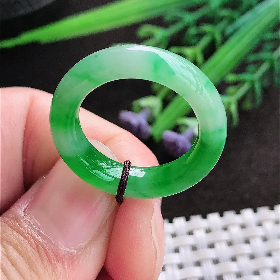 实拍A货翡翠17.8/5.6/4.4老坑冰胶水灵辣阳绿指环戒指
