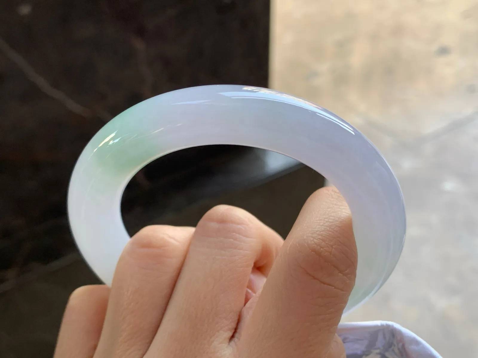 56-12

冰紫底圆条手镯^_^清新