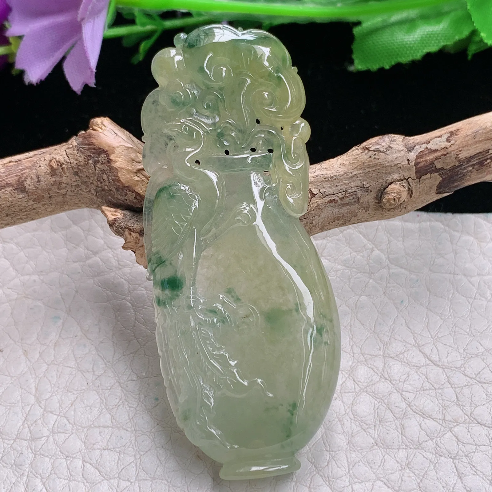 lz实拍62.6*25.8*6缅甸翡翠精雕冰黄翡飘花花瓶吊坠平平安安玉坠