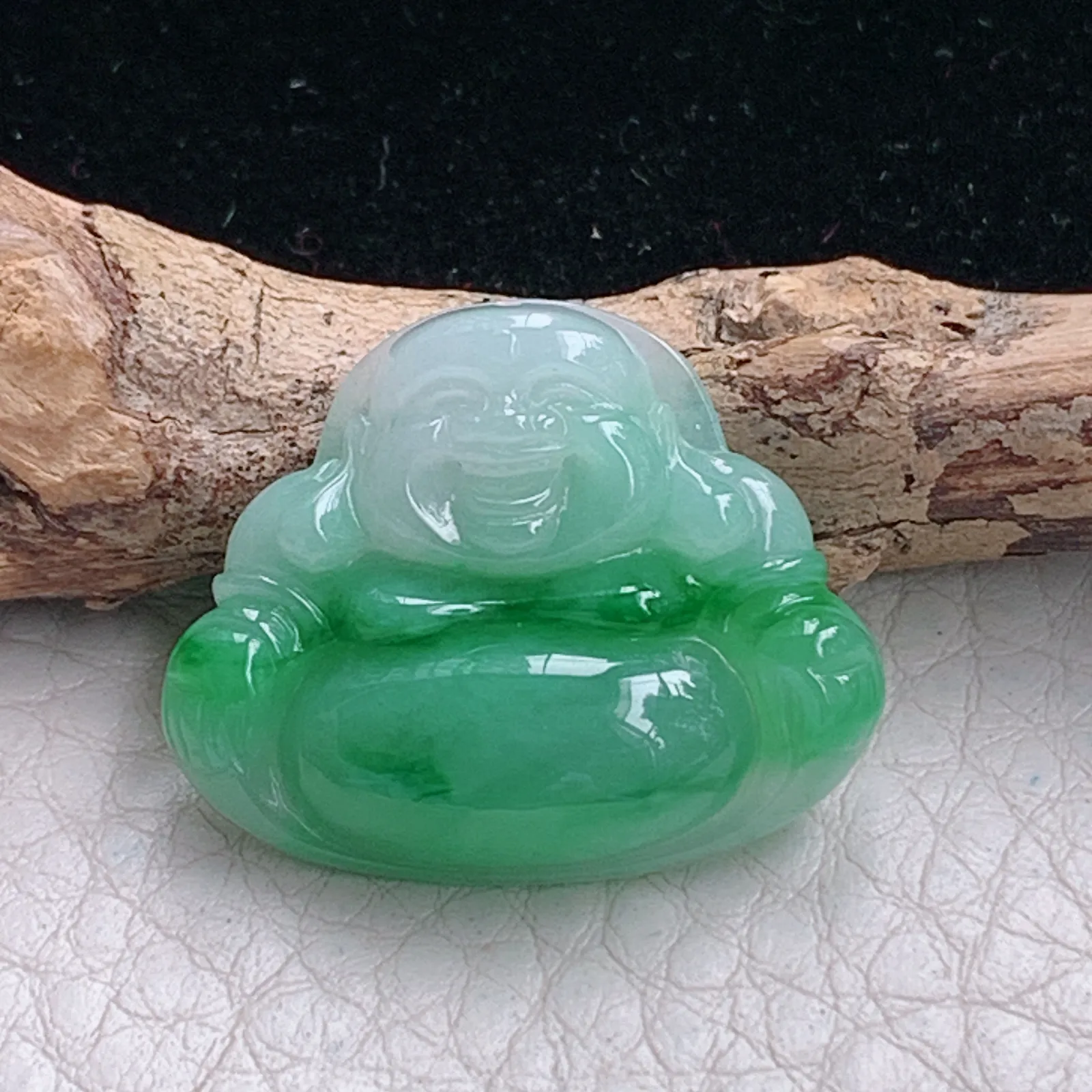 lz实拍215*26.3*6缅甸翡翠飘绿佛公吊坠大肚弥勒佛像锁骨坠