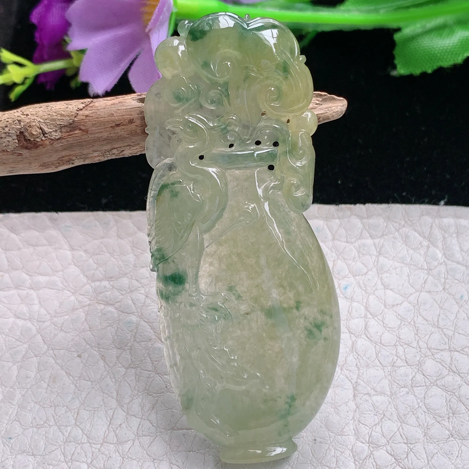 lz实拍62.6*25.8*6缅甸翡翠精雕冰黄翡飘花花瓶吊坠平平安安玉坠