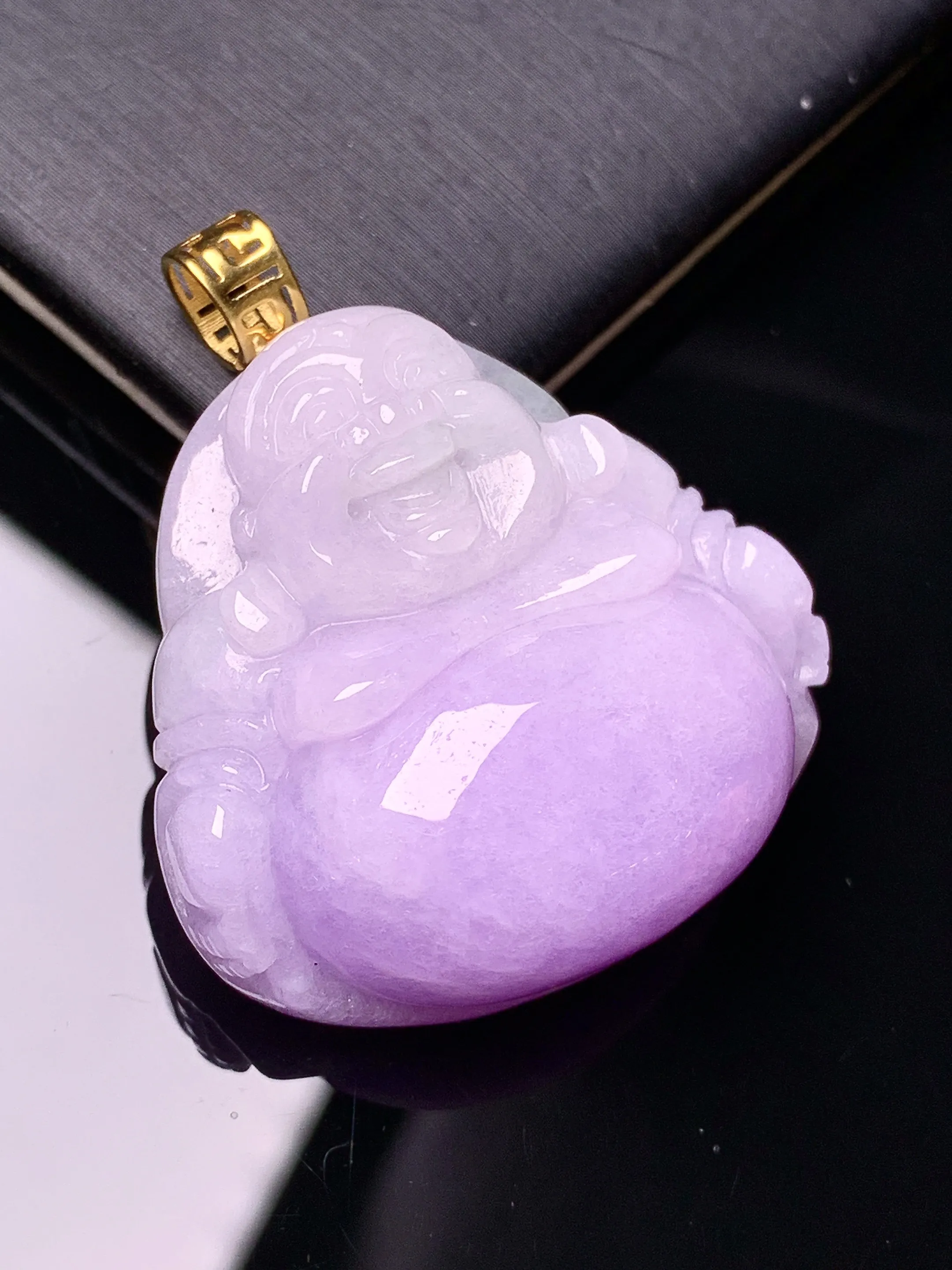 18k金镶嵌紫罗兰佛公吊坠 玉质细腻 色泽清新艳丽 整体尺寸38*32*12.3