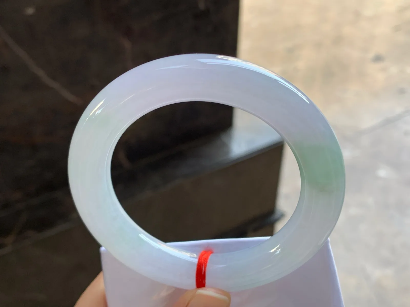 56-12

冰紫底圆条手镯^_^清新