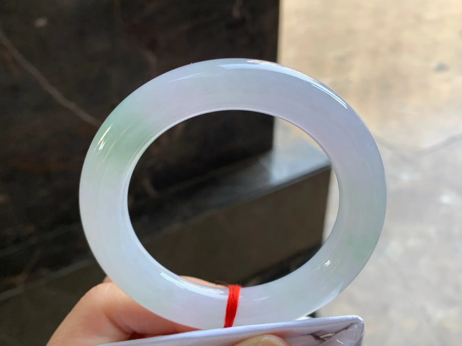 56-12

冰紫底圆条手镯^_^清新