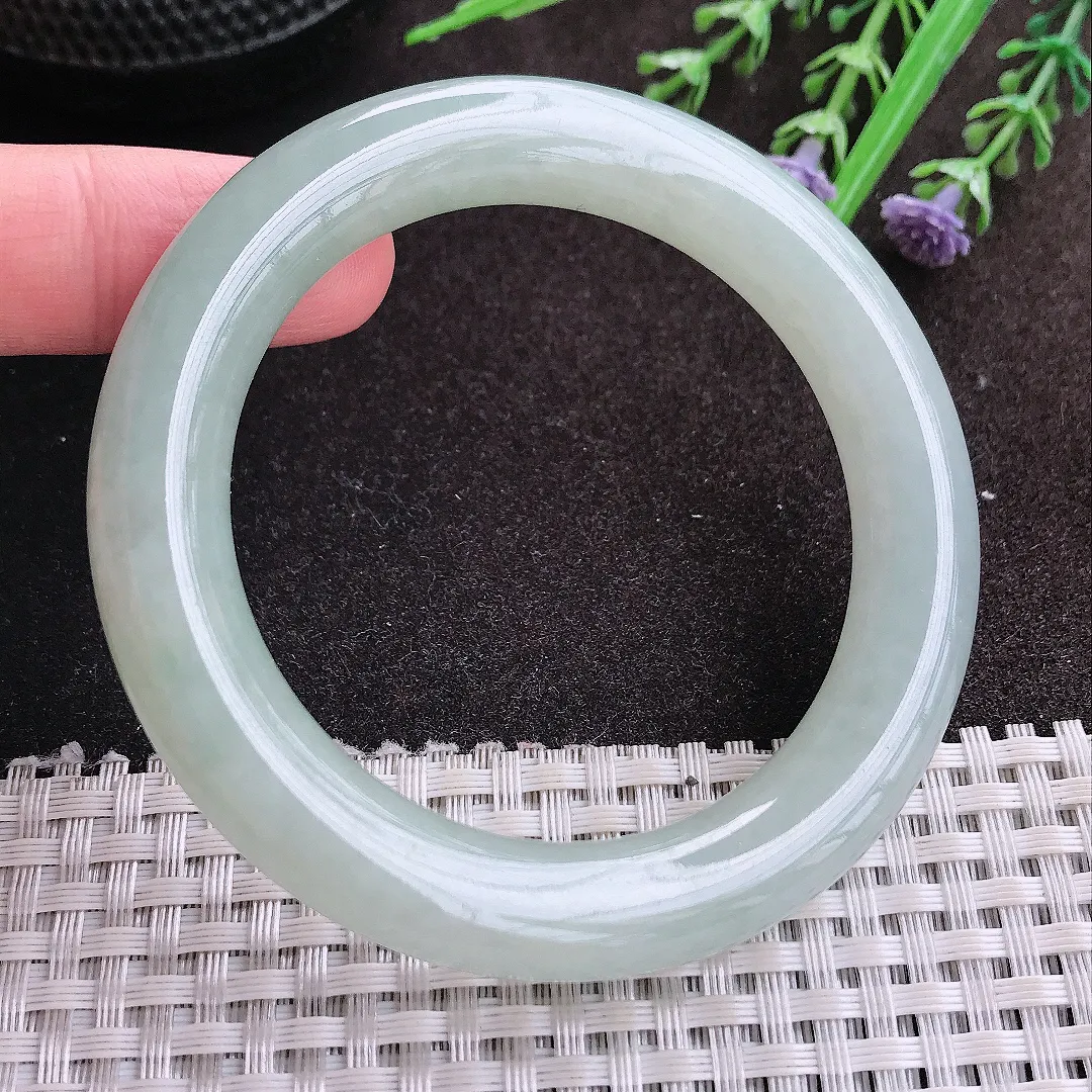 实拍A货翡翠54/10.6/10.5老坑秀气冰润冰晴圆条手镯翡翠玉镯子平安镯