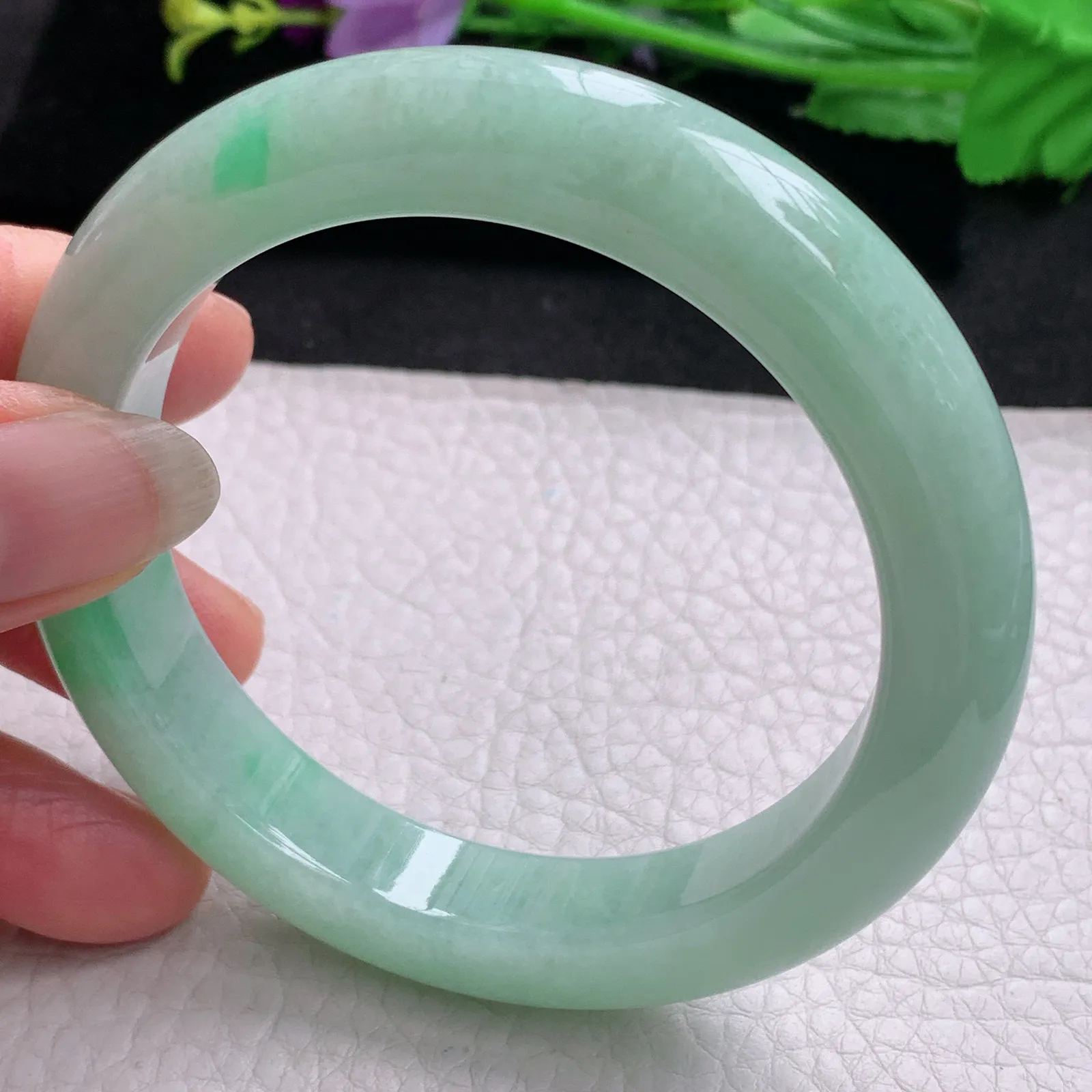 nr实拍58*12*9.8缅甸翡翠a货玉手镯飘绿花正圈平安镯宽版玉手环