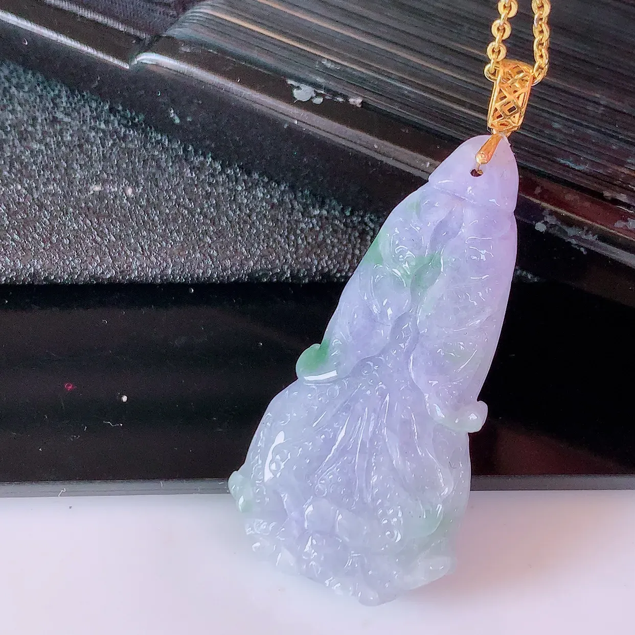 18K金镶嵌紫罗兰飘花翡翠招百财白菜吊坠，百财聚来，财源滚滚，色泽鲜艳，精工水润的白菜，性价比高！#1.25