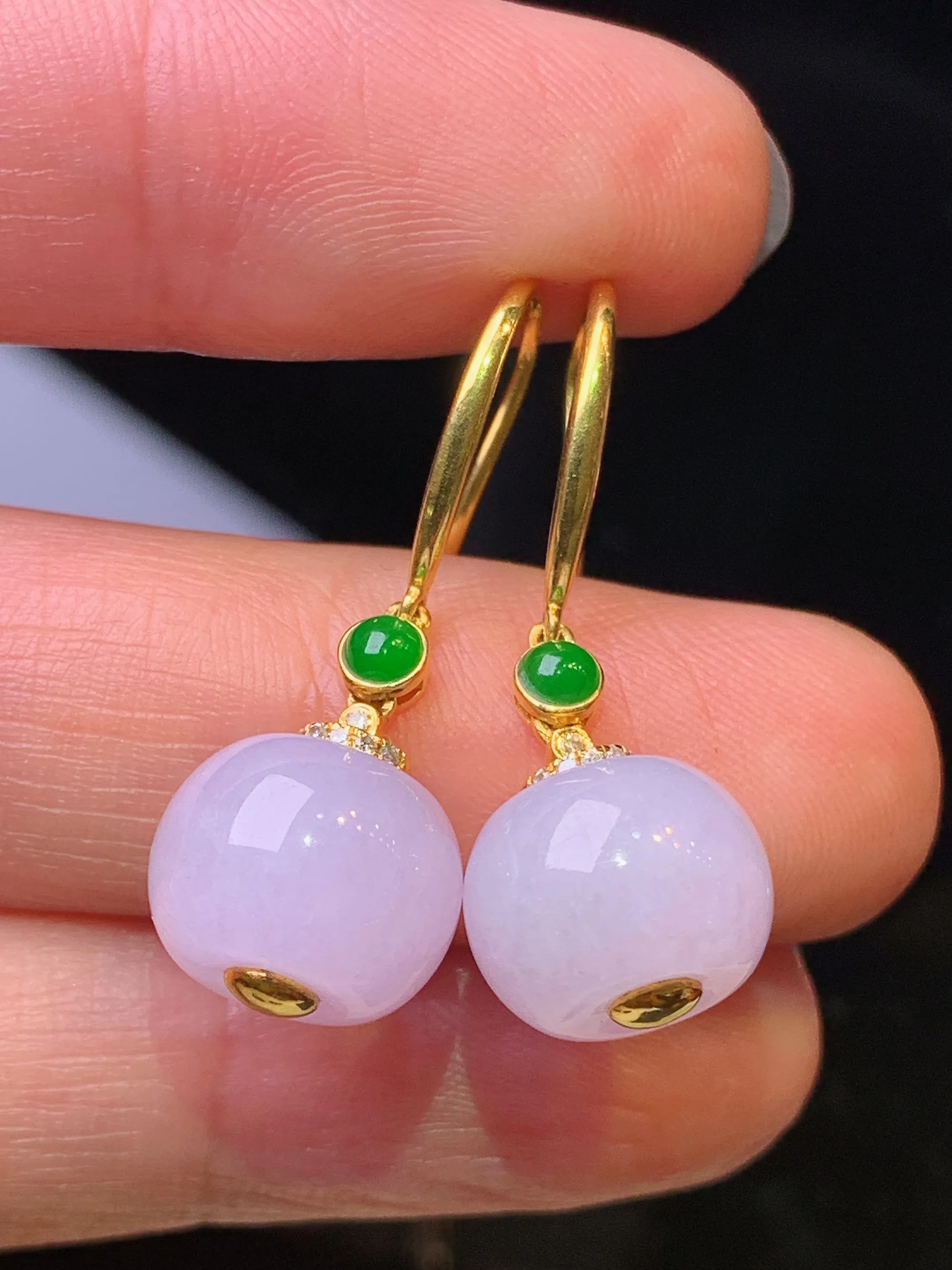 18k金钻镶嵌紫罗兰算盘珠耳坠 玉质细腻 色泽清新艳丽 整体尺寸29.8*10.8*8