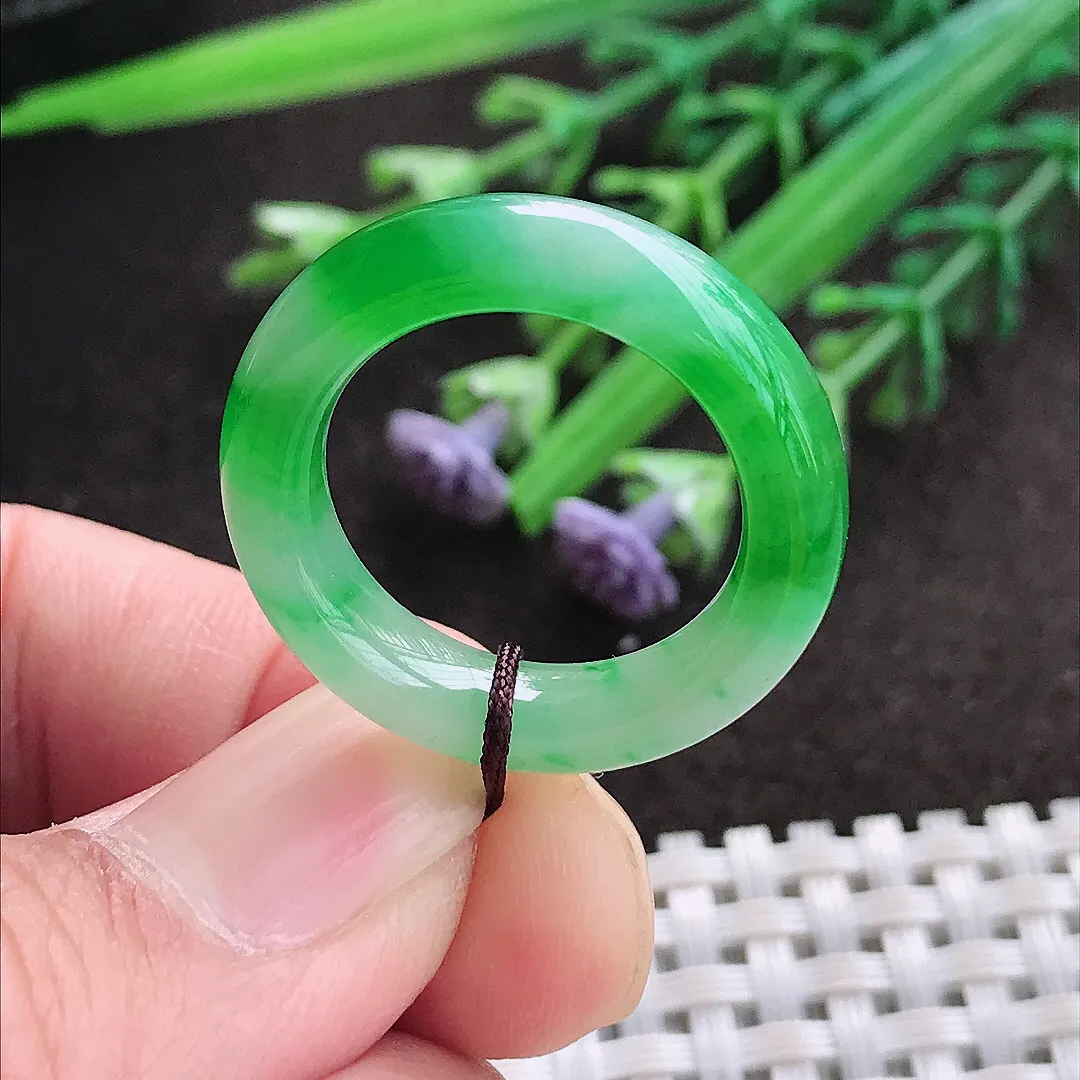 实拍A货翡翠17.8/5.6/4.4老坑冰胶水灵辣阳绿指环戒指