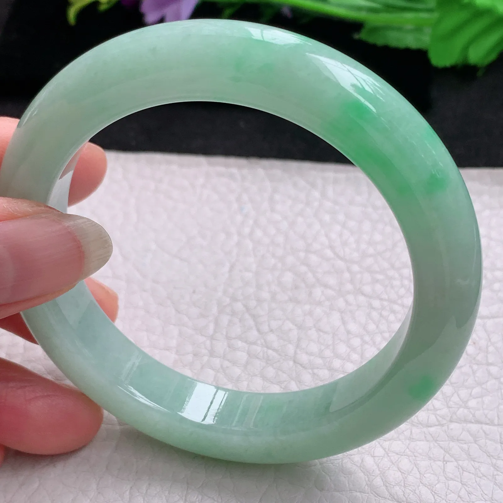 nr实拍58*12*9.8缅甸翡翠a货玉手镯飘绿花正圈平安镯宽版玉手环