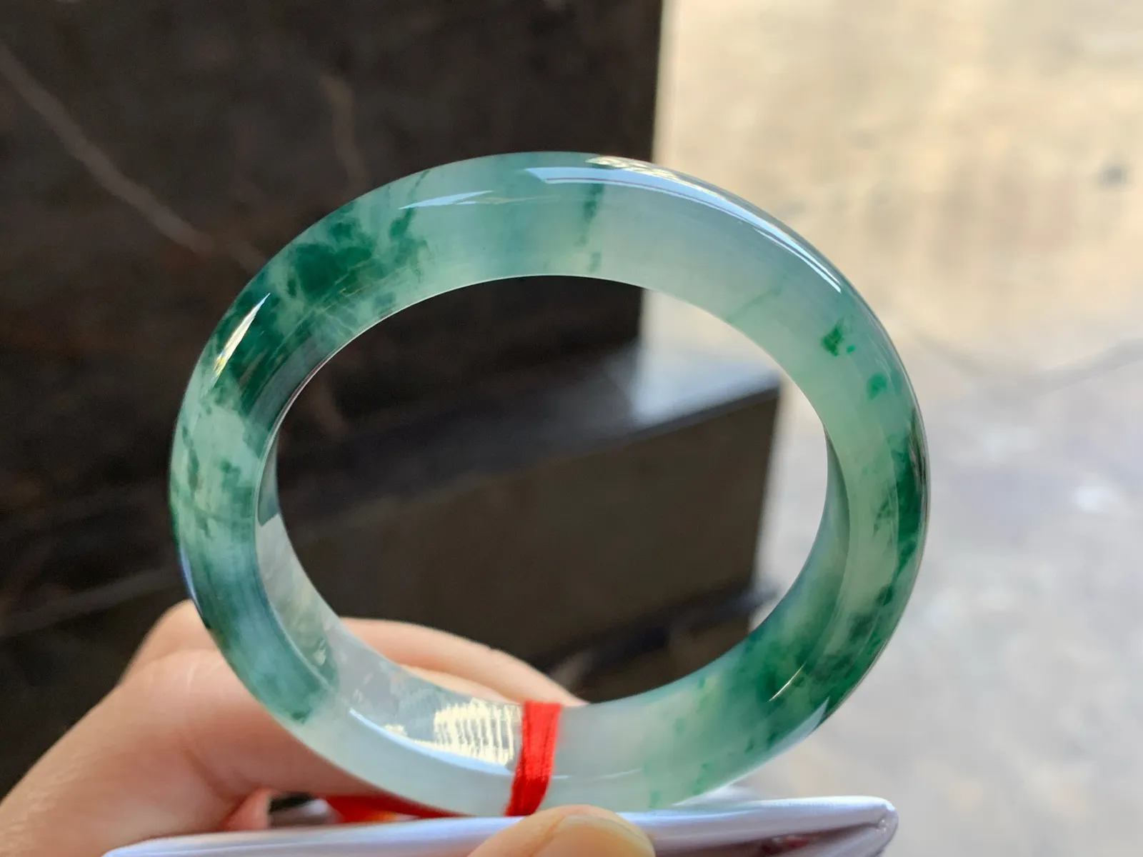 52-12.7-8.5

冰种飘花手镯^_^飘花浓郁