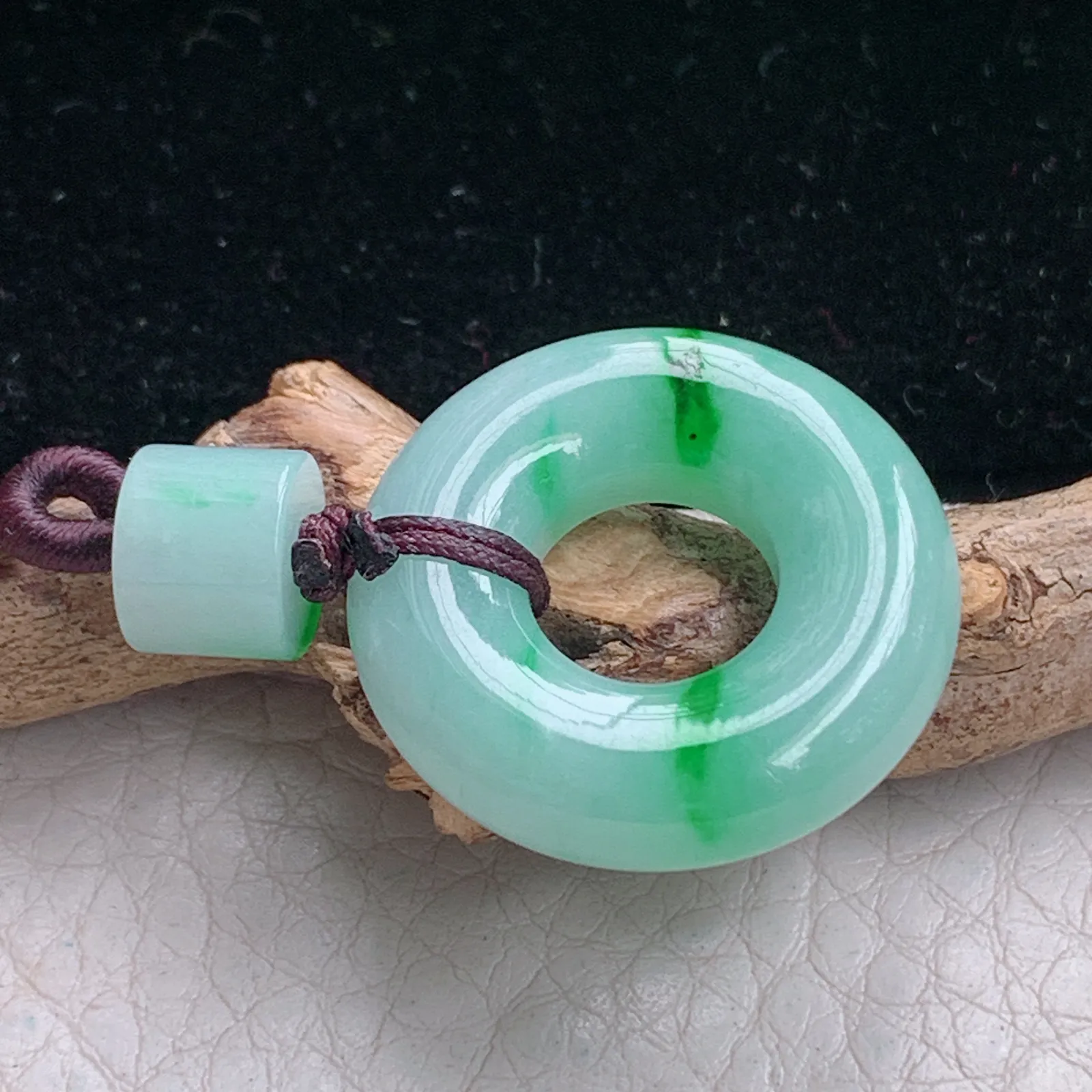 lz实拍25*6.5缅甸翡翠飘绿花甜甜圈吊坠平安扣玉坠