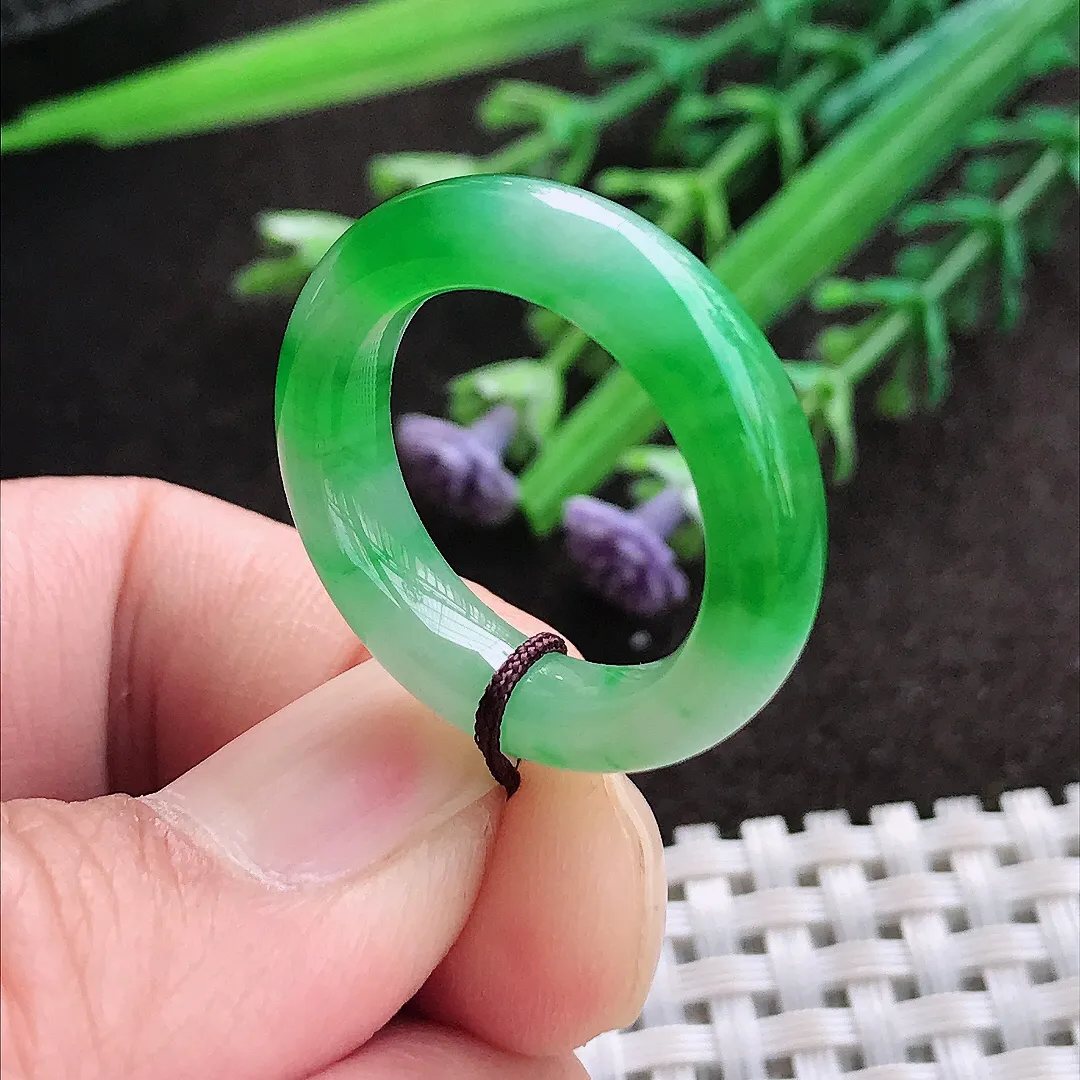 实拍A货翡翠17.8/5.6/4.4老坑冰胶水灵辣阳绿指环戒指