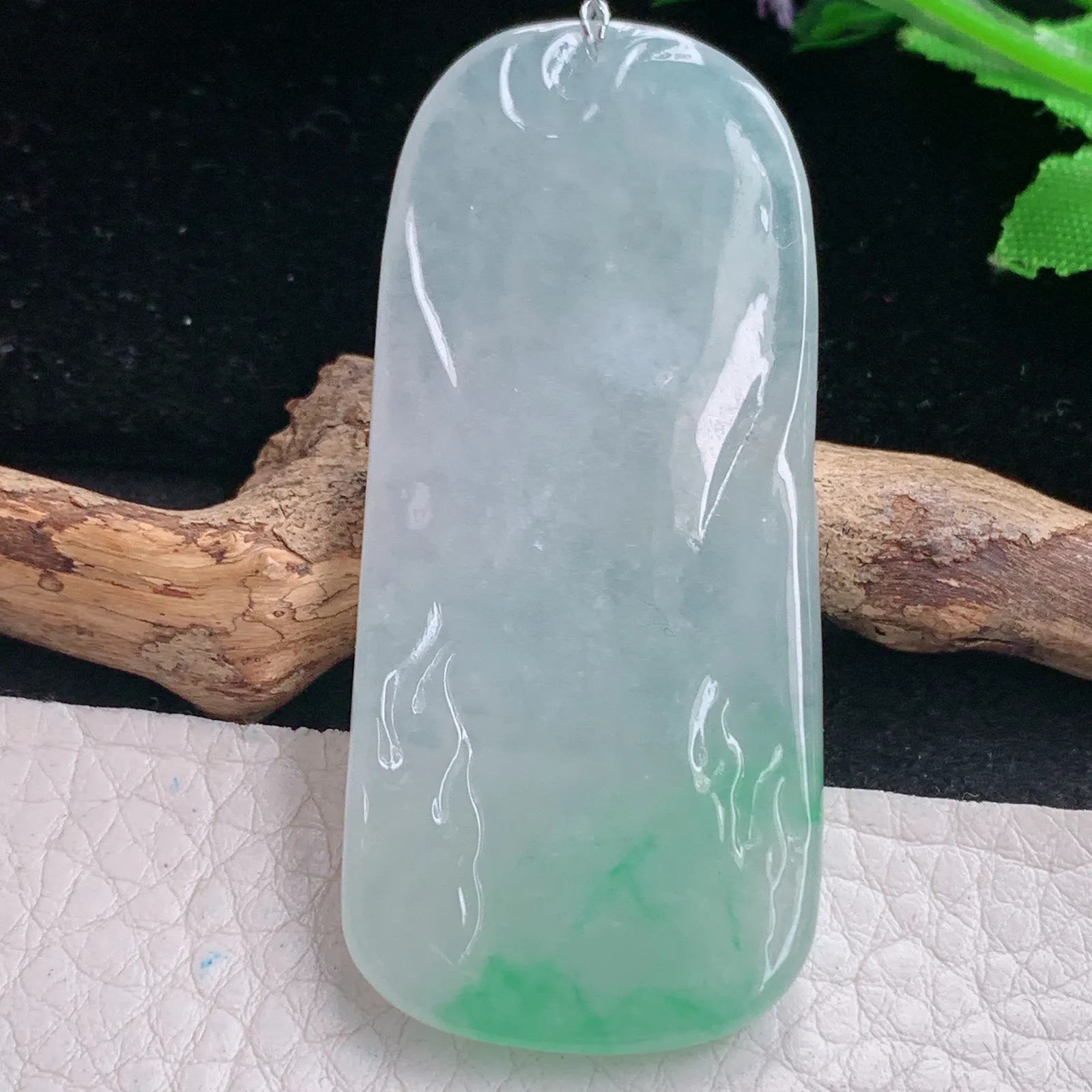 qxm实拍60*26.8*6缅甸翡翠精雕冰飘绿花普贤菩萨 生肖守护神玉吊坠 玉挂件