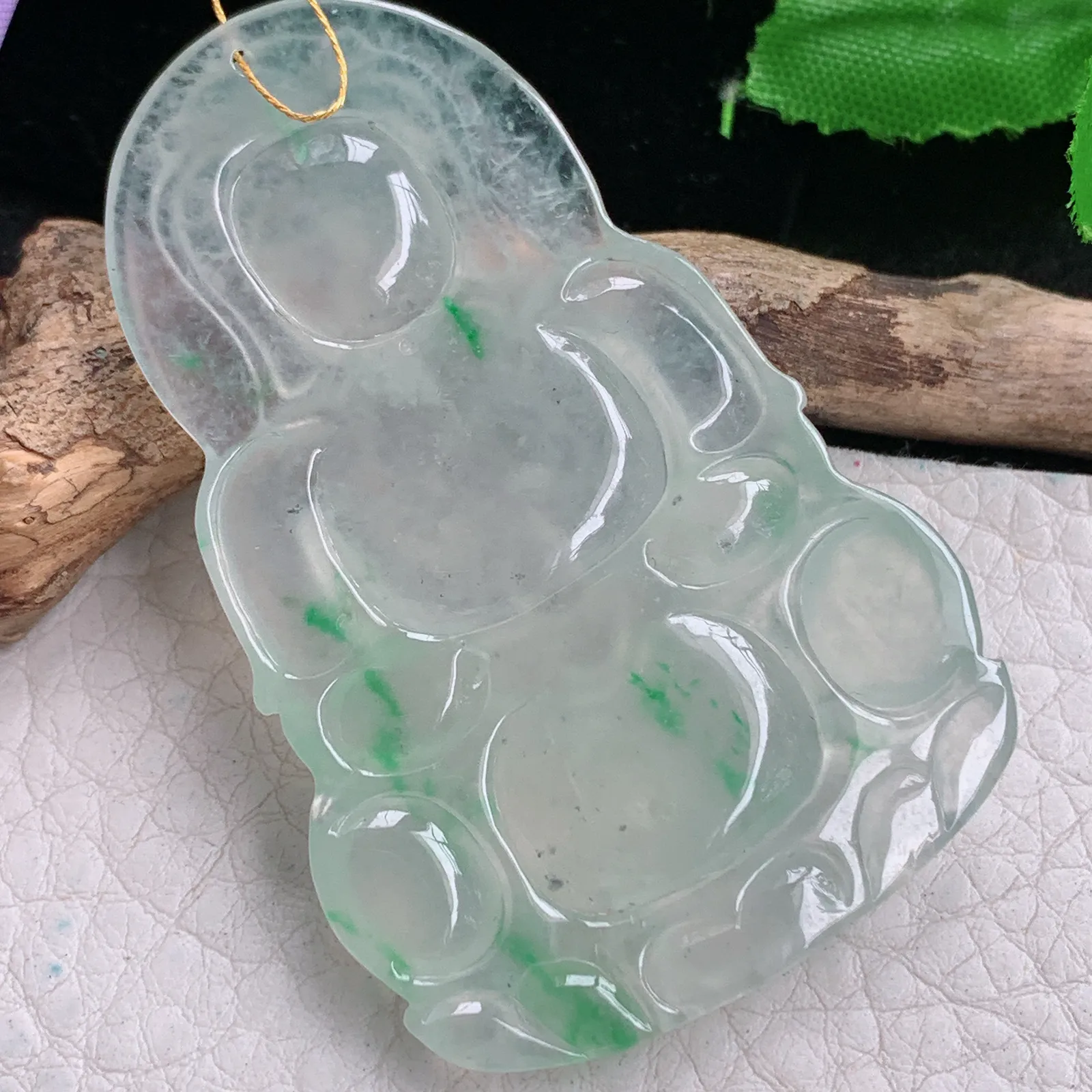 ws实拍58*37.8*5.5缅甸翡翠精雕冰飘绿花净瓶观音 玉观音玉吊坠 玉挂件