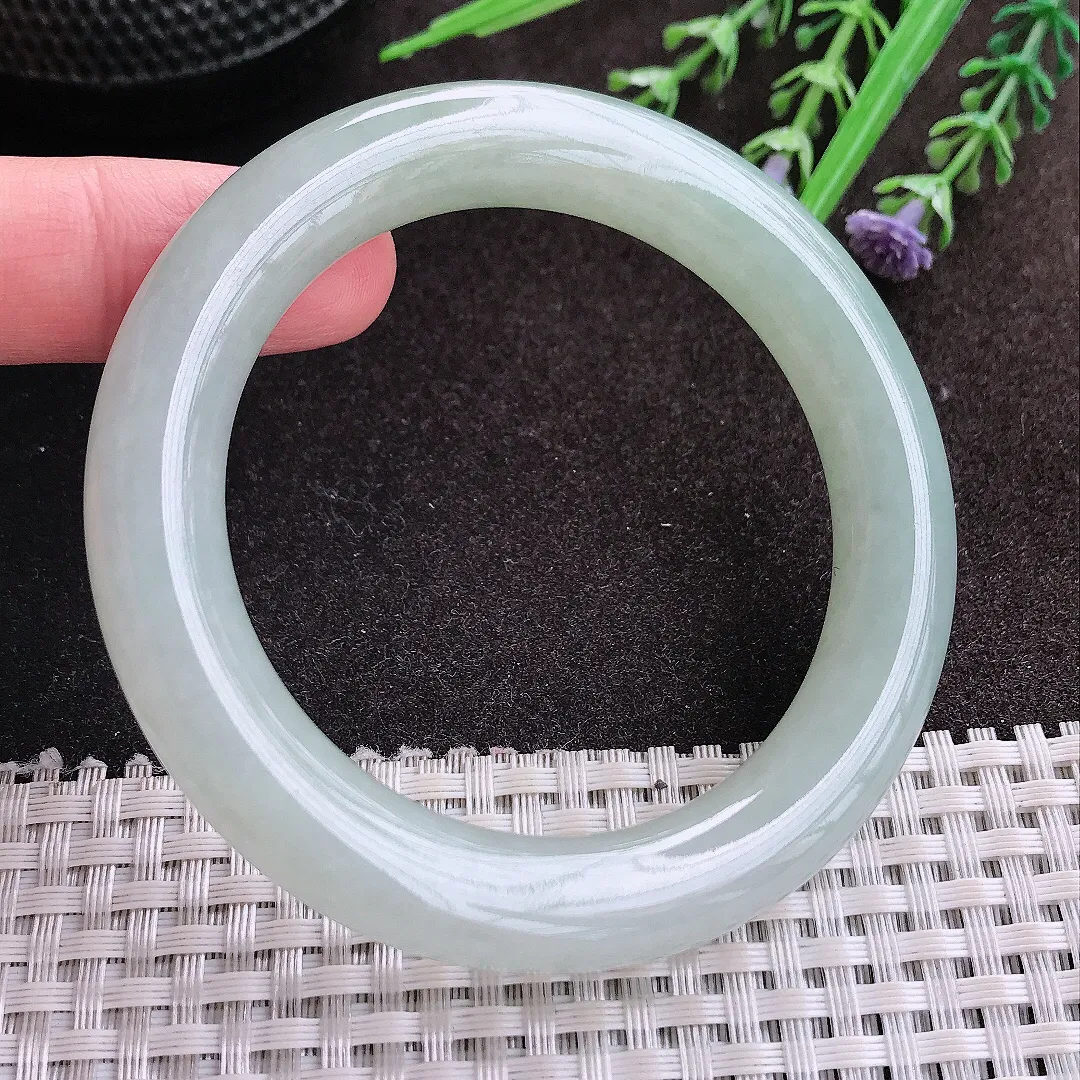 实拍A货翡翠54/10.6/10.5老坑秀气冰润冰晴圆条手镯翡翠玉镯子平安镯