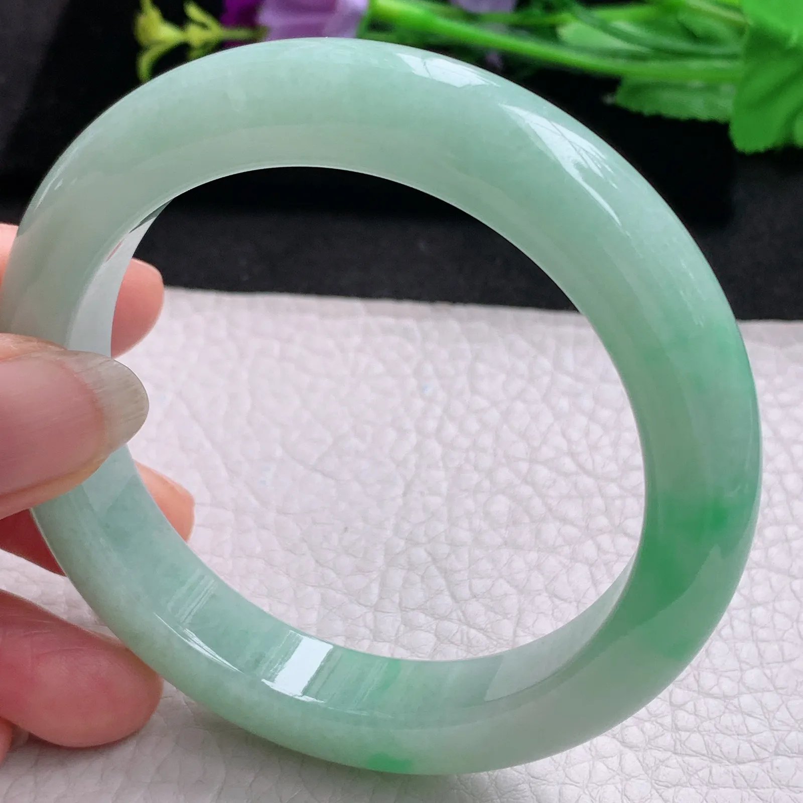 nr实拍58*12*9.8缅甸翡翠a货玉手镯飘绿花正圈平安镯宽版玉手环