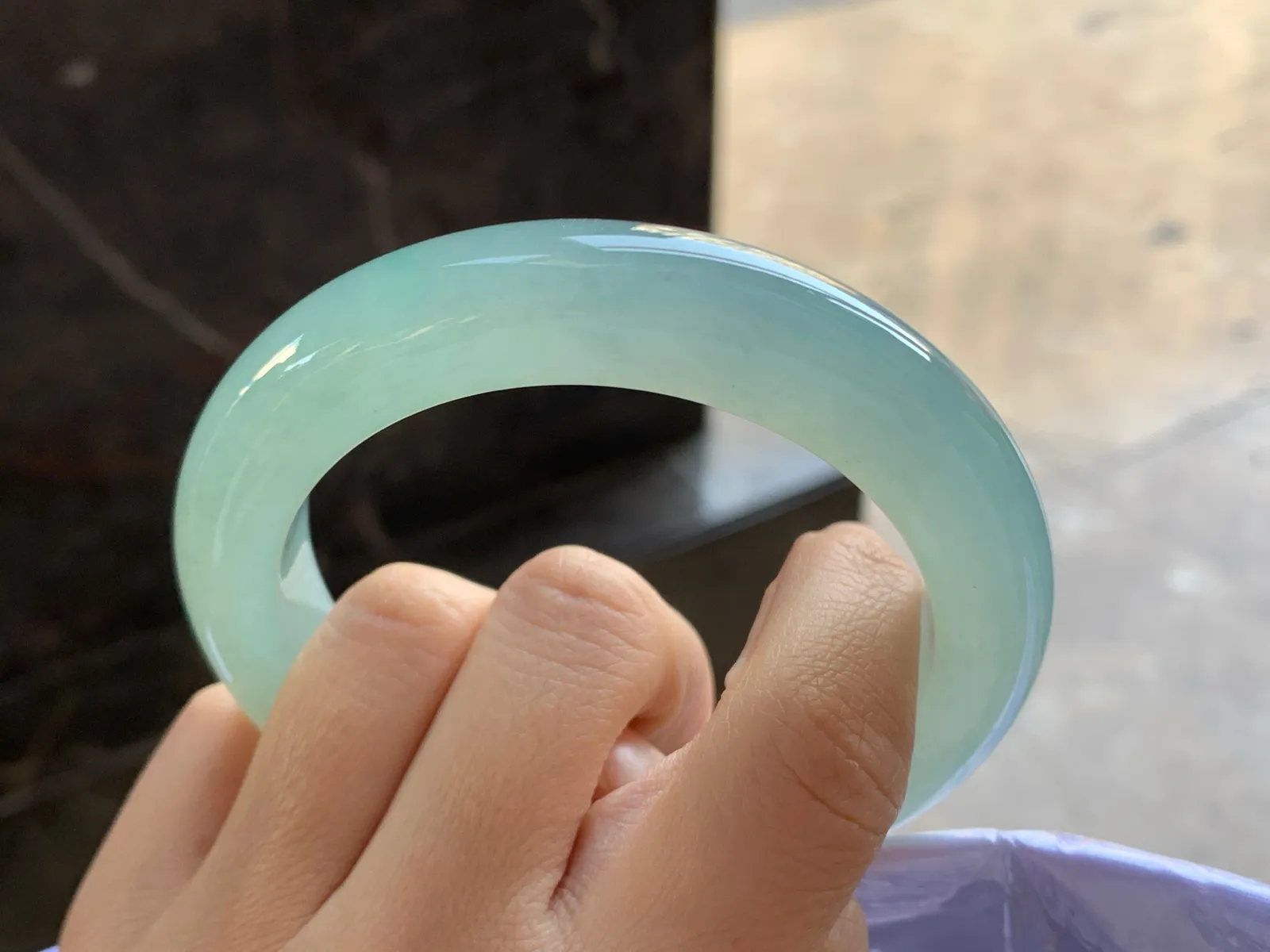 60-13-11

冰蓝大圈手镯^_^冰透清新