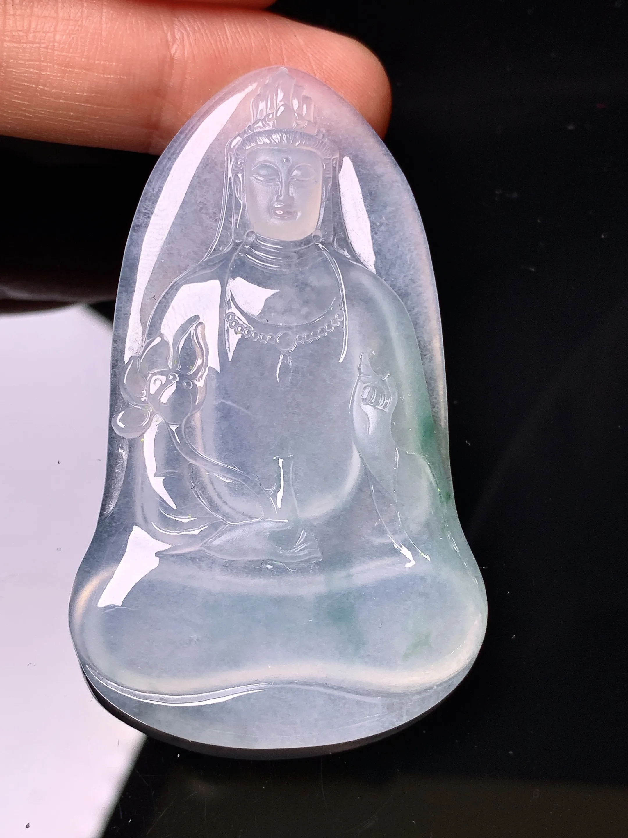 冰种素衣观音菩萨吊坠 玉质细腻 色泽清新艳丽 整体尺寸59.5*36.2*4.8