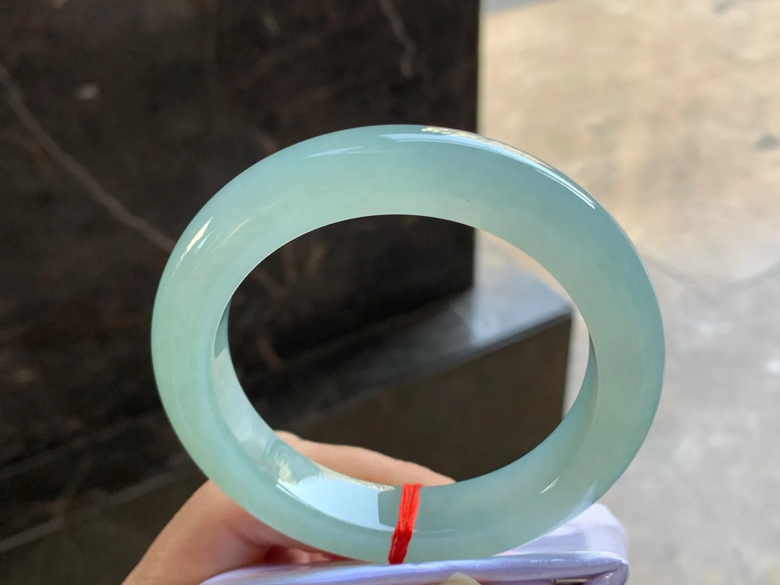 60-13-11

冰蓝大圈手镯^_^冰透清新