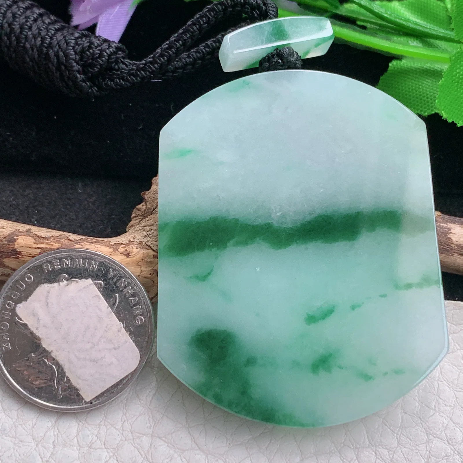 qxm实拍55*44.8*6缅甸翡翠精雕飘花胶感平安无事牌 素面牌玉吊坠 玉挂件