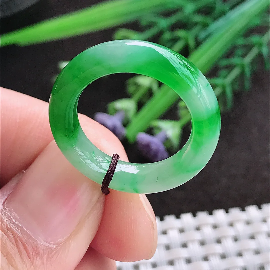实拍A货翡翠17.8/5.6/4.4老坑冰胶水灵辣阳绿指环戒指