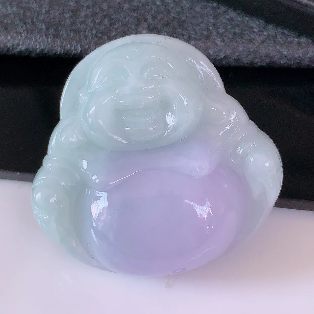 自然光实拍，冰润紫罗兰翡翠佛公吊坠，玉笑佛，饱满，开脸喜庆，配戴优雅迷人！#1.25