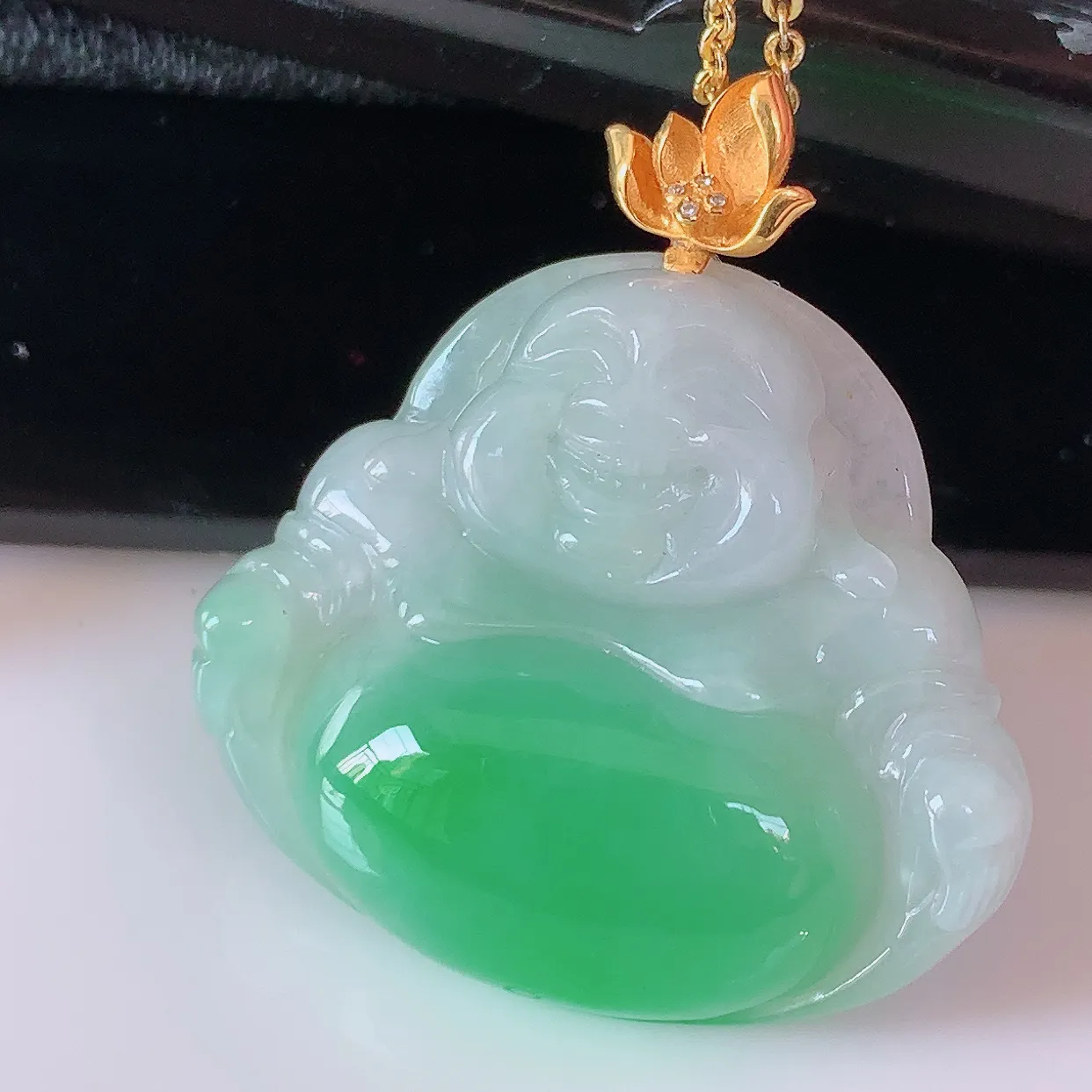 自然光实拍，18K金镶嵌冰润满绿肚翡翠佛公吊坠，玉笑佛，饱满，开脸喜庆，品佳品，配戴优雅迷人！#1.