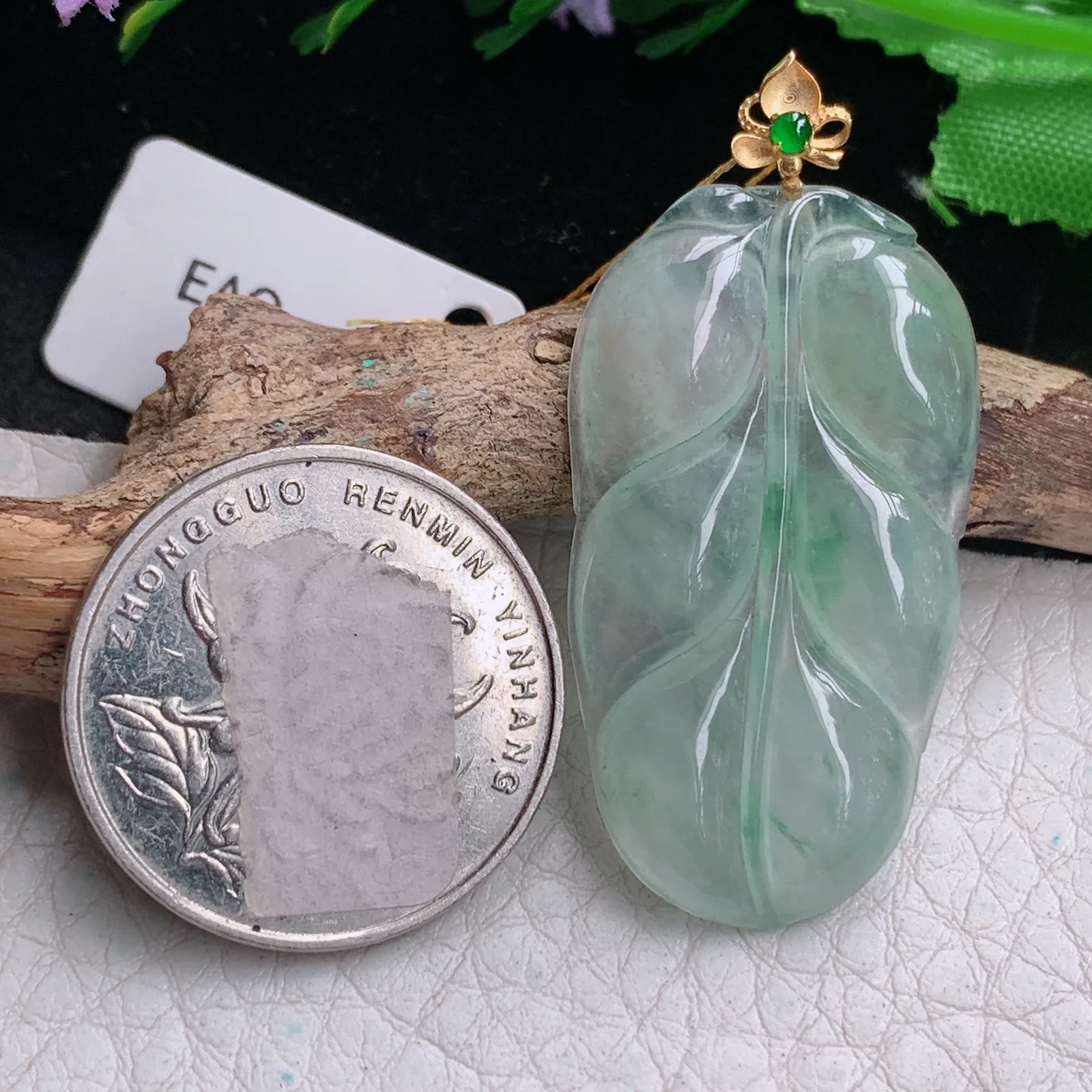 ws实拍36.8*21*3.8缅甸翡翠精雕清新冰飘绿花叶子 金枝玉叶玉吊坠 玉挂件