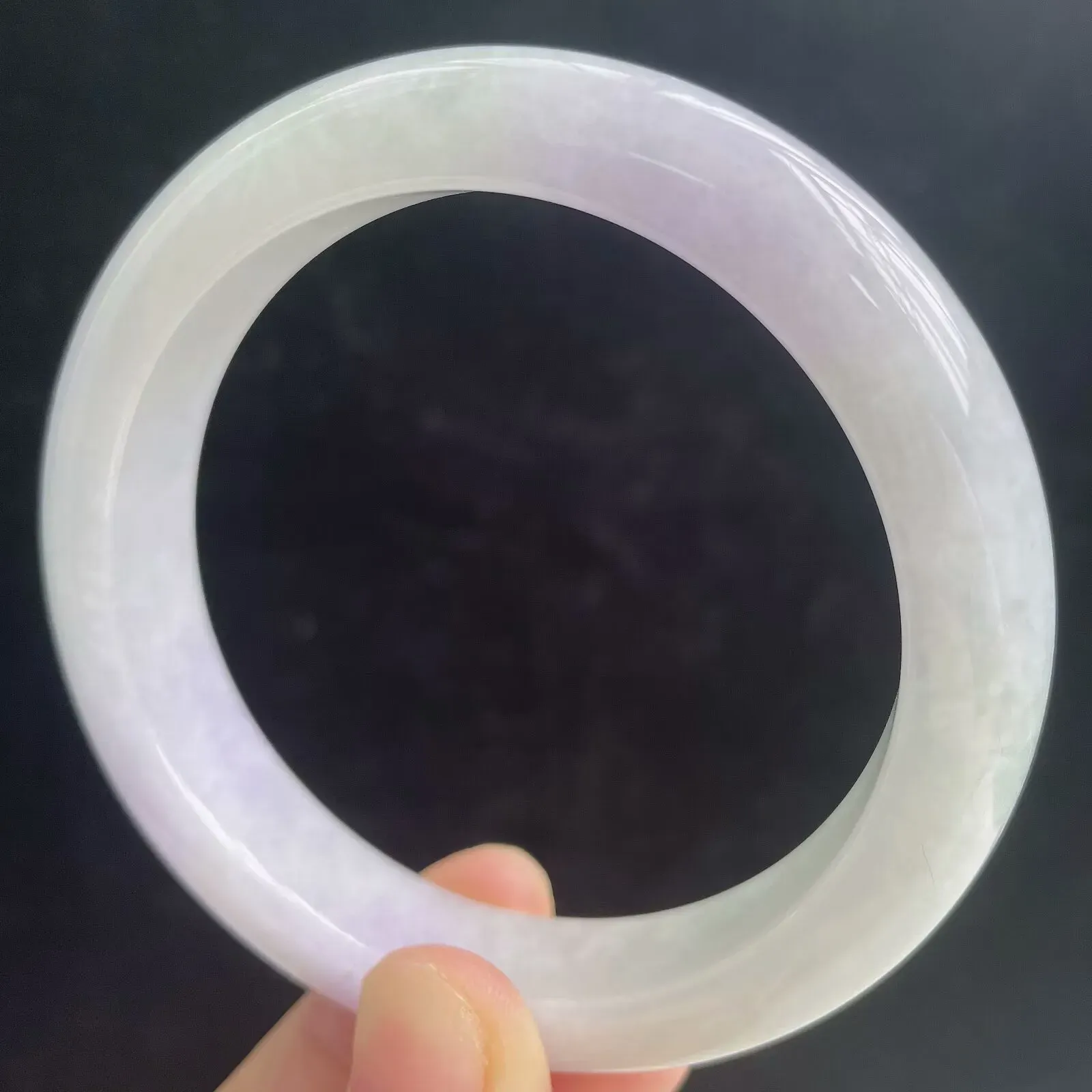 55.3mm自然光拍摄天然翡翠A货紫罗兰好种水正圈手镯 56.48克