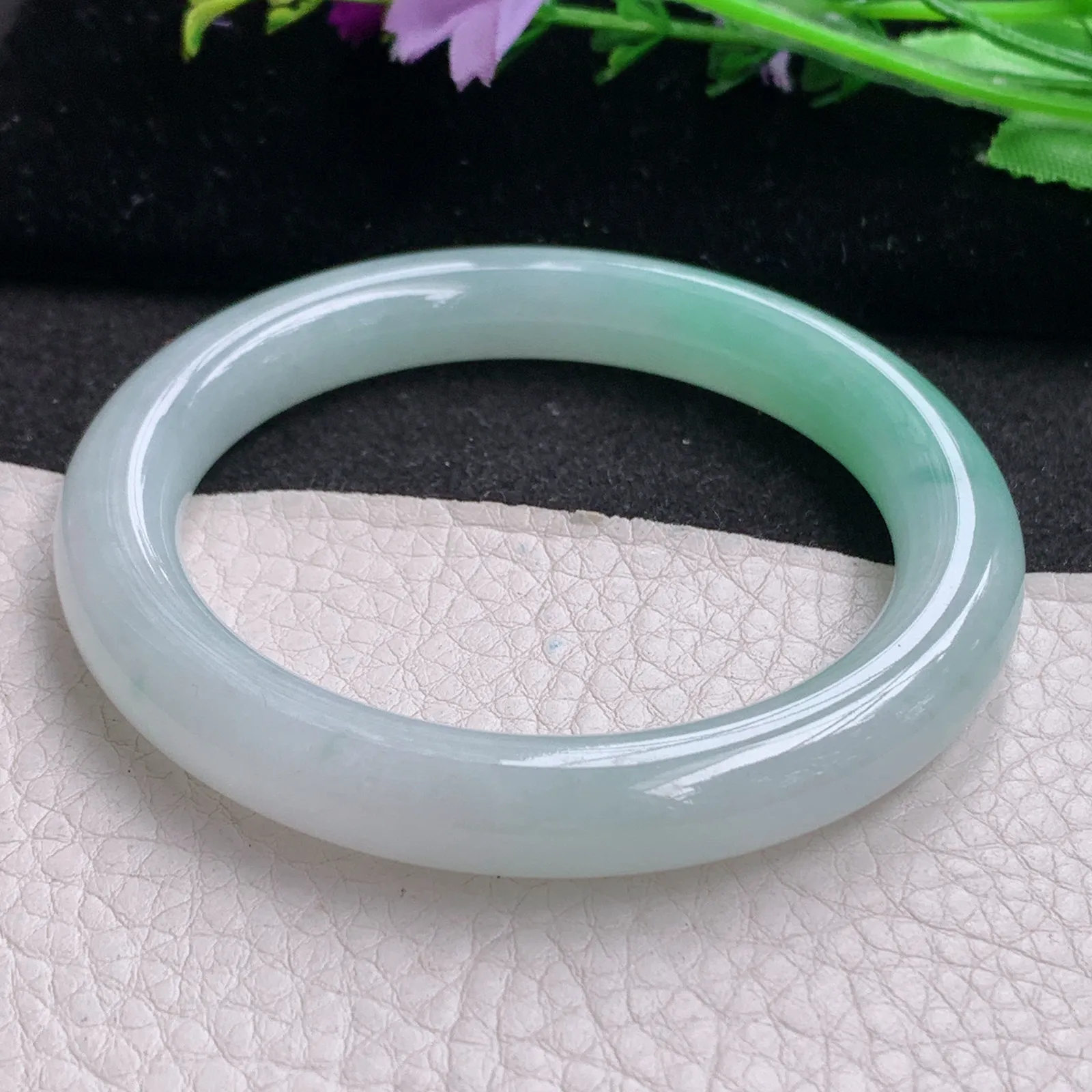 Hf实拍55.3*9.6缅甸翡翠手镯双彩半山半水圆镯浅绿圆条玉镯福镯