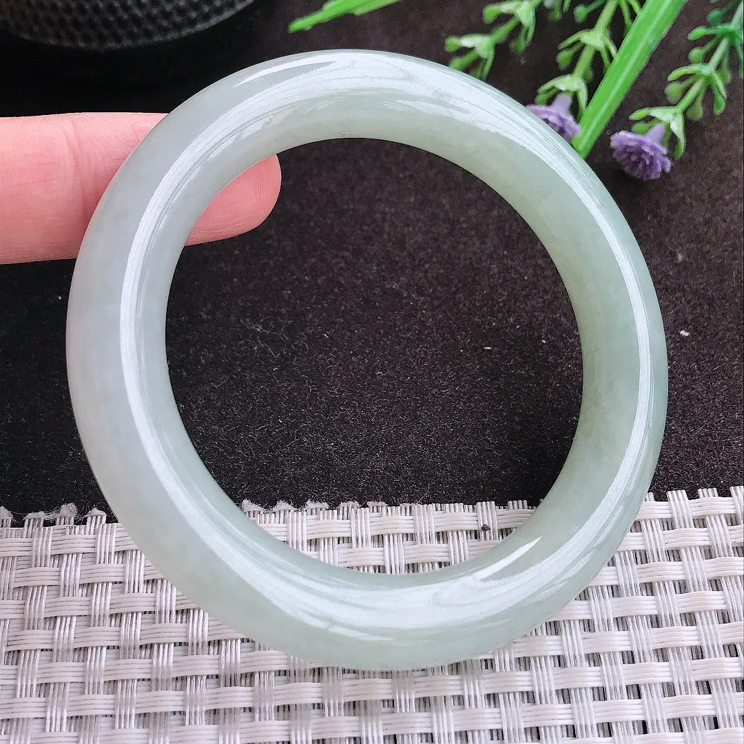 实拍A货翡翠54/10.6/10.5老坑秀气冰润冰晴圆条手镯翡翠玉镯子平安镯