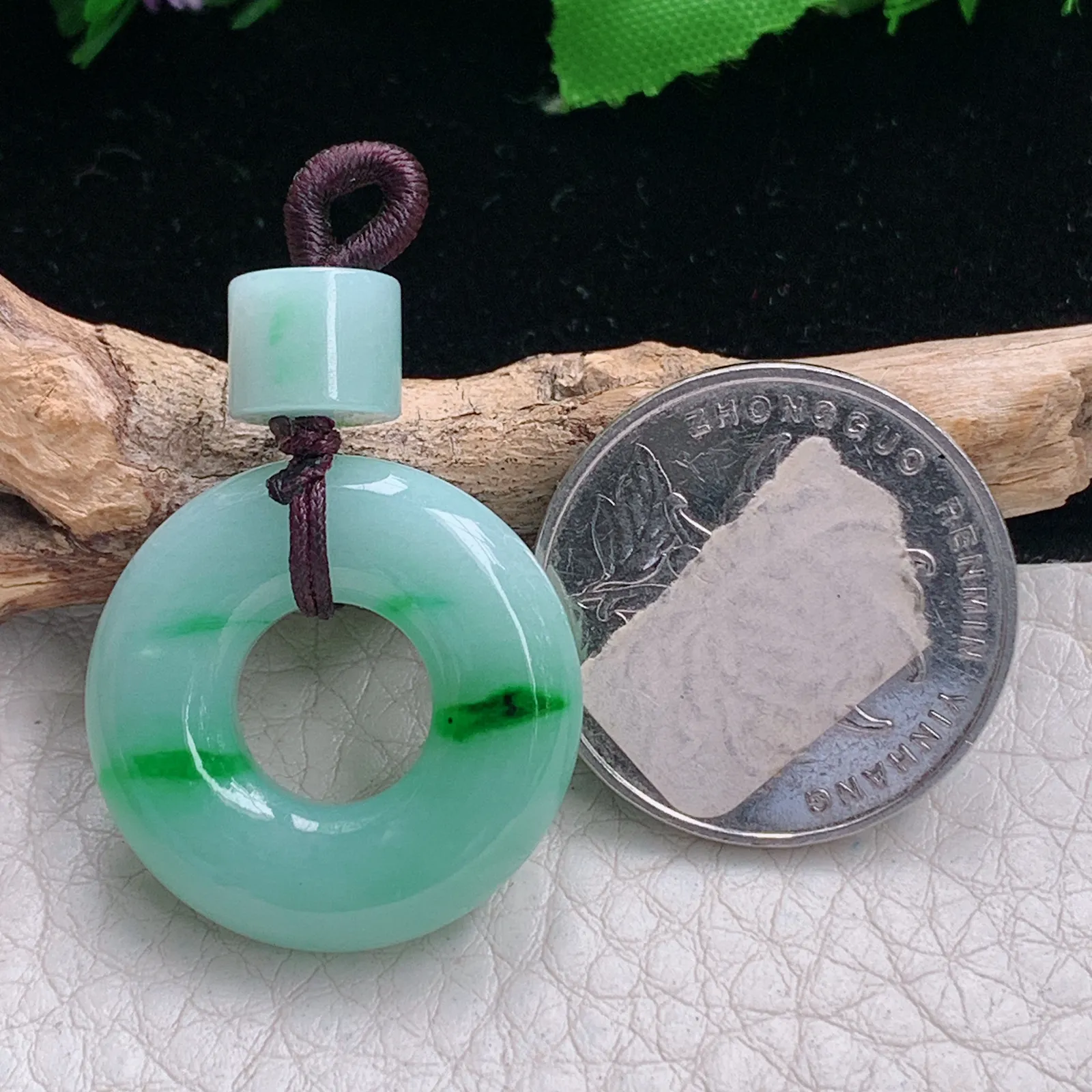 lz实拍25*6.5缅甸翡翠飘绿花甜甜圈吊坠平安扣玉坠