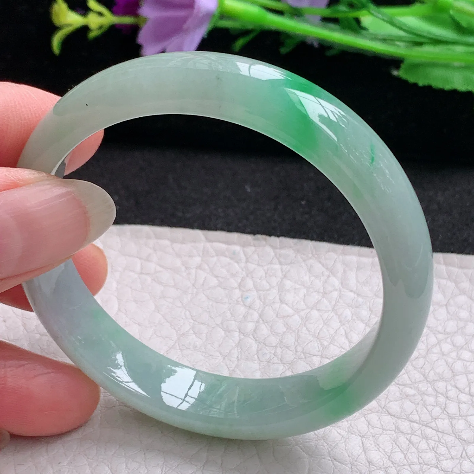 nr实拍53.5*12*7缅甸翡翠a货玉手镯飘绿花正圈平安镯宽版玉手环