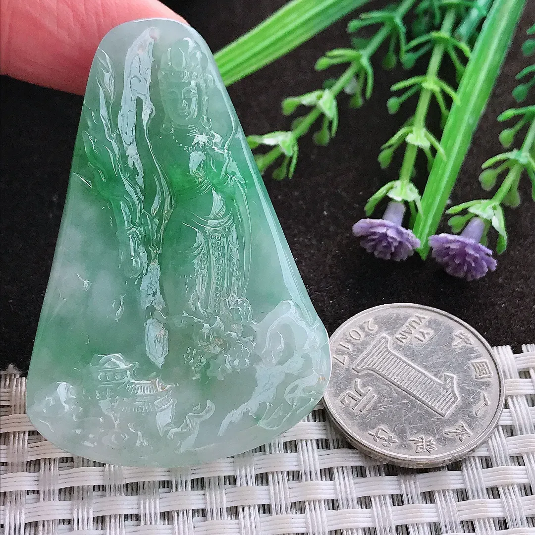 实拍A货翡翠57/39/7老坑冰胶水灵阳绿山水观音吊坠翡翠玉牌挂件