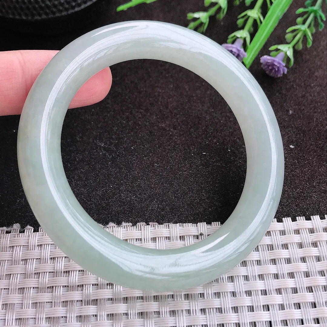 实拍A货翡翠54/10.6/10.5老坑秀气冰润冰晴圆条手镯翡翠玉镯子平安镯