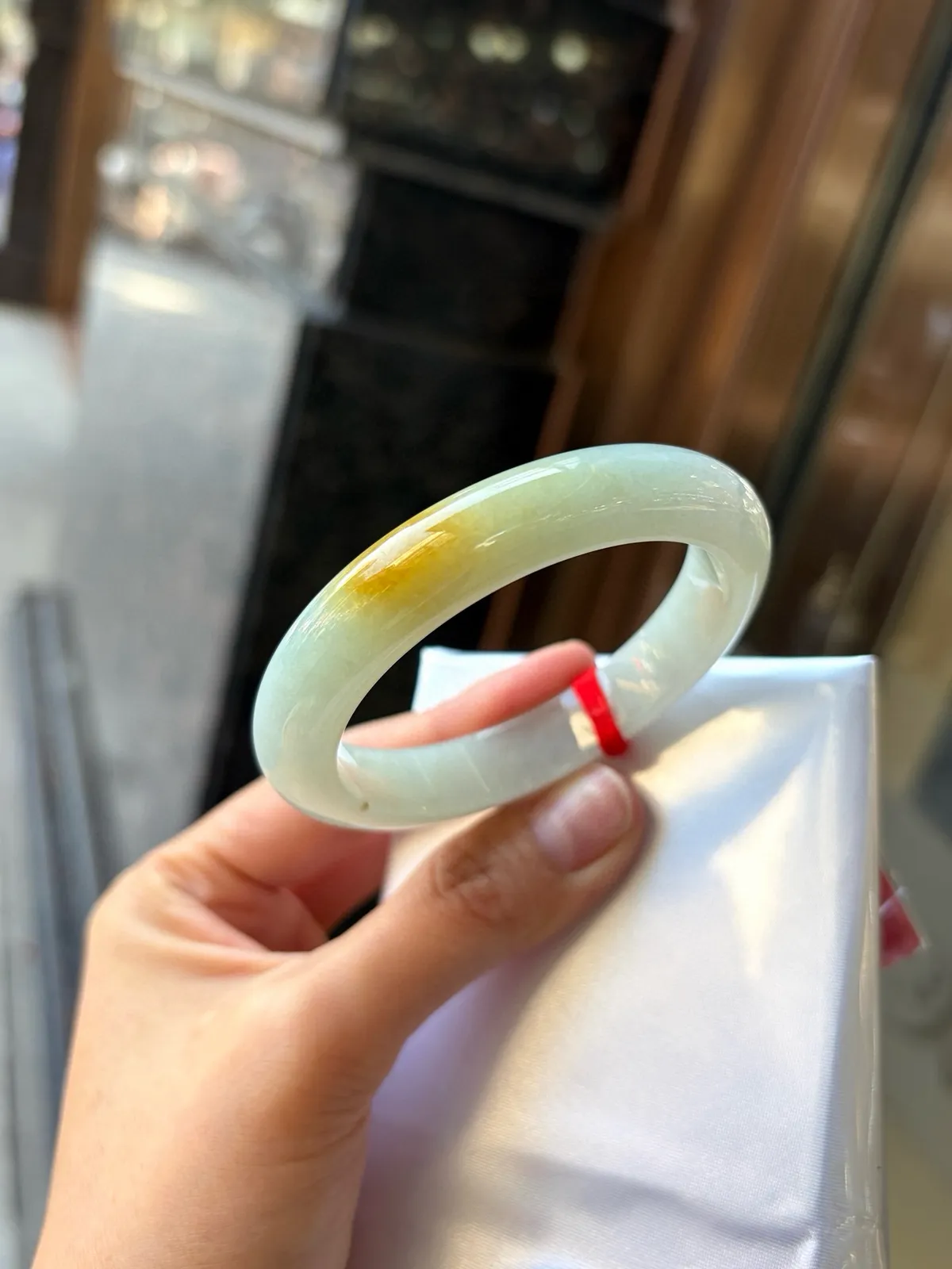 黄翡正圈成品
⭕️56-11.7-8.5