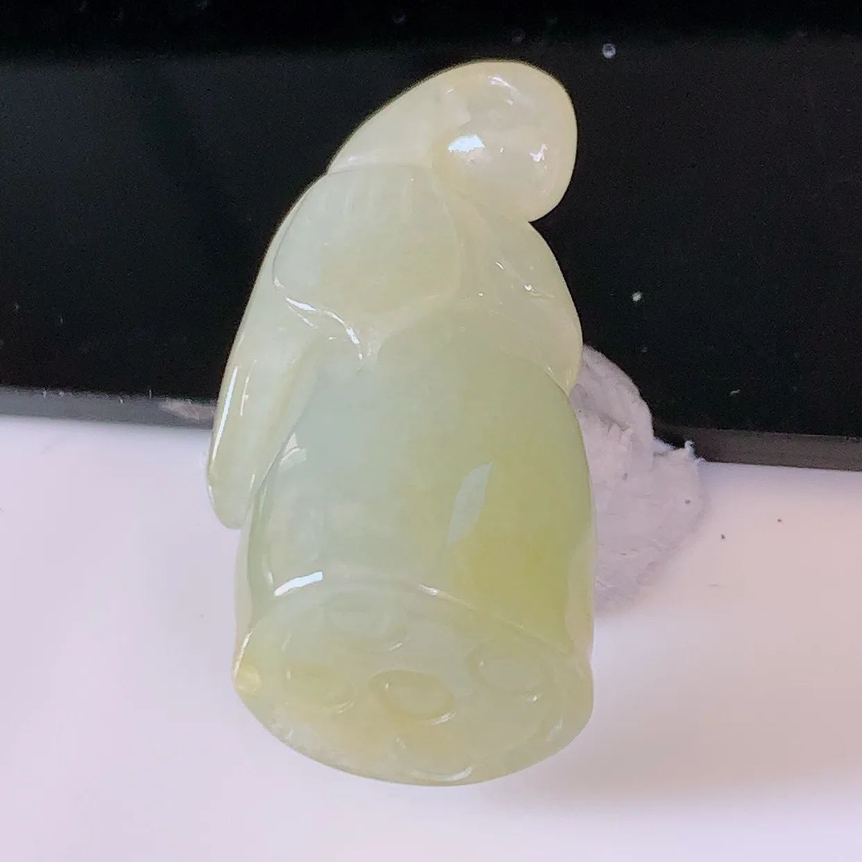 自然光实拍，冰润黄翡翡翠招财莲蓬吊坠，水润精细，寓意路路都通，有着促进事业有运！#60.25