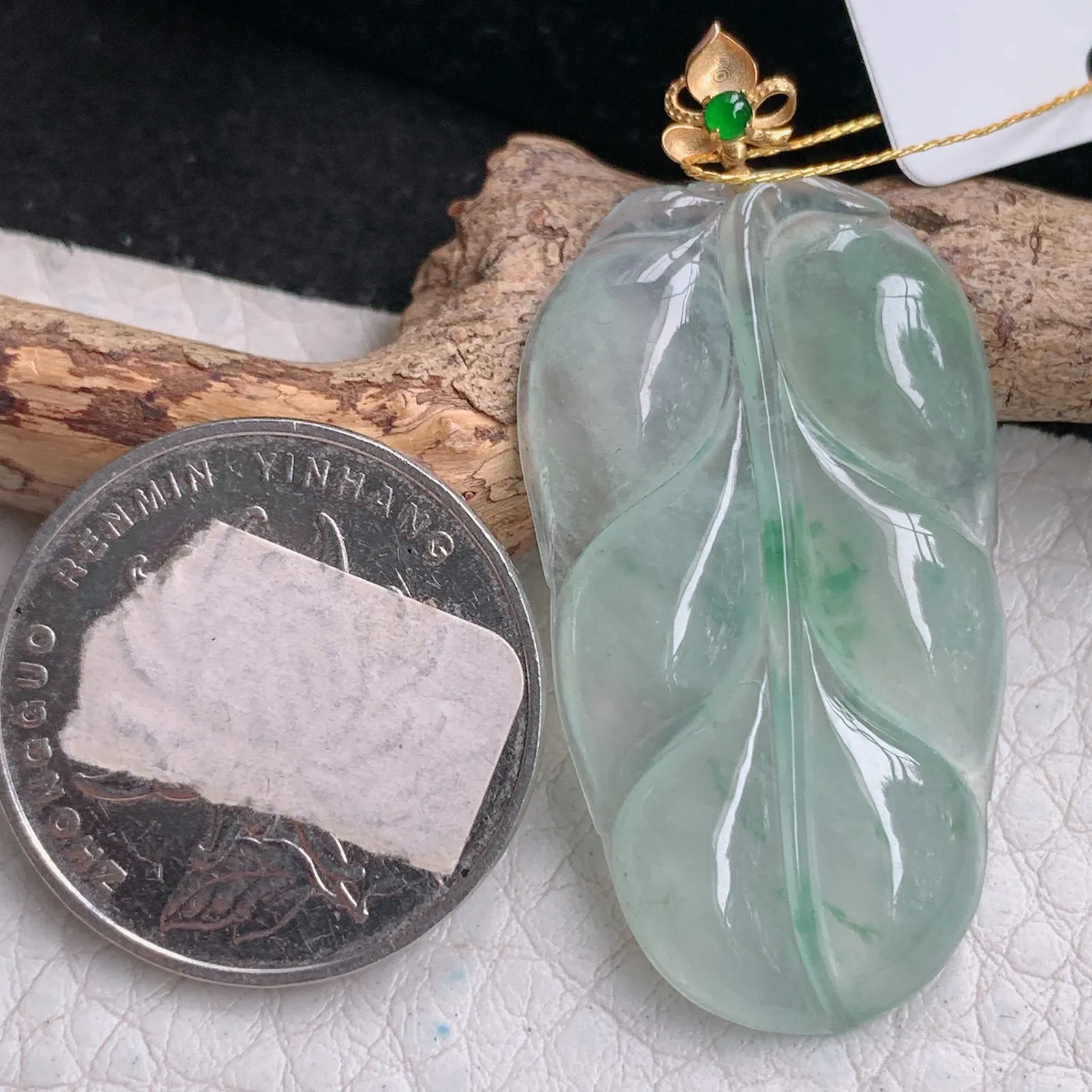 ws实拍36.8*21*3.8缅甸翡翠精雕清新冰飘绿花叶子 金枝玉叶玉吊坠 玉挂件