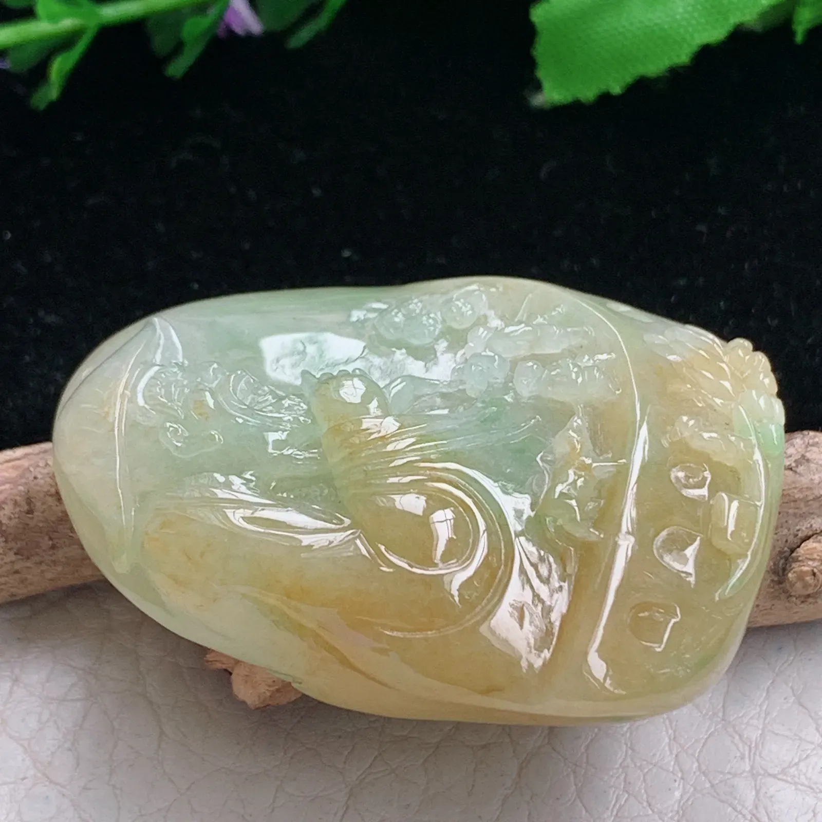 lz实拍46*35*13.5缅甸翡翠精雕黄翡普渡众生玉吊坠