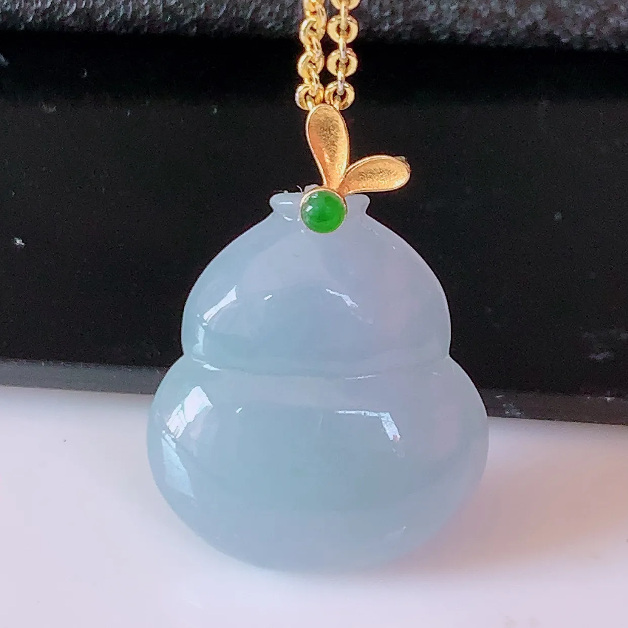 18K金镶嵌冰润紫罗兰翡翠葫芦吊坠，葫芦寓意福禄双全，财源滚滚，品佳品，佩戴效果优雅迷人！#57.2