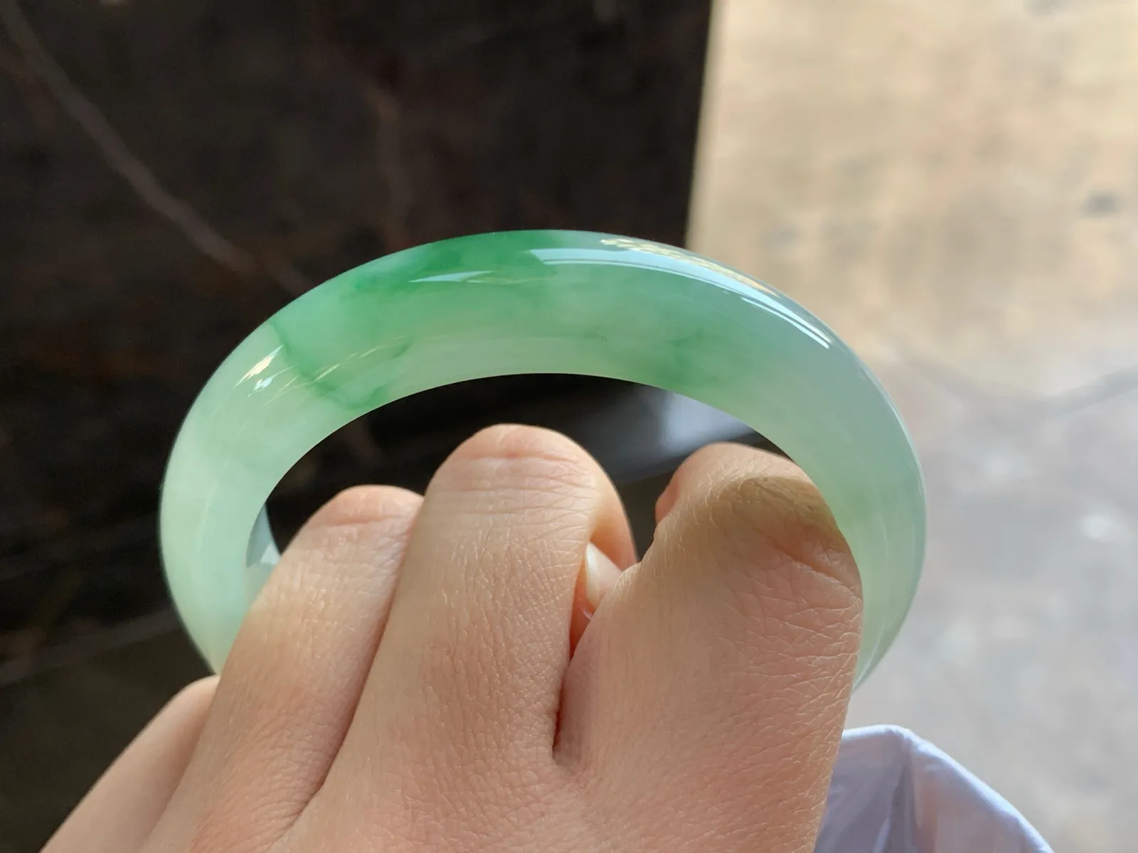 53-12.9-8.4

绿花手镯^_^玉质温润