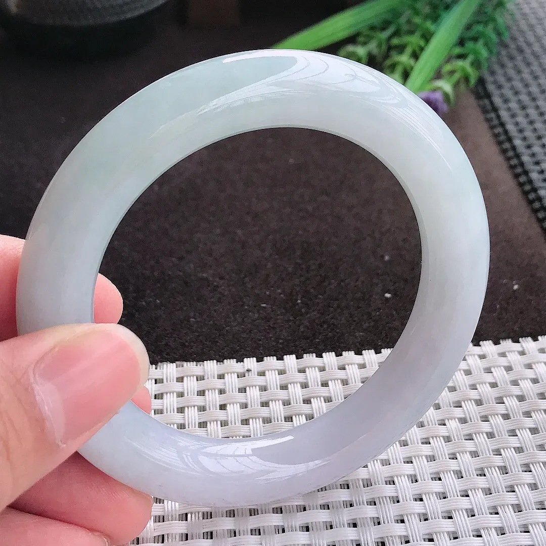 实拍A货翡翠56/11.3老坑秀气冰润圆条手镯翡翠玉镯子平安镯