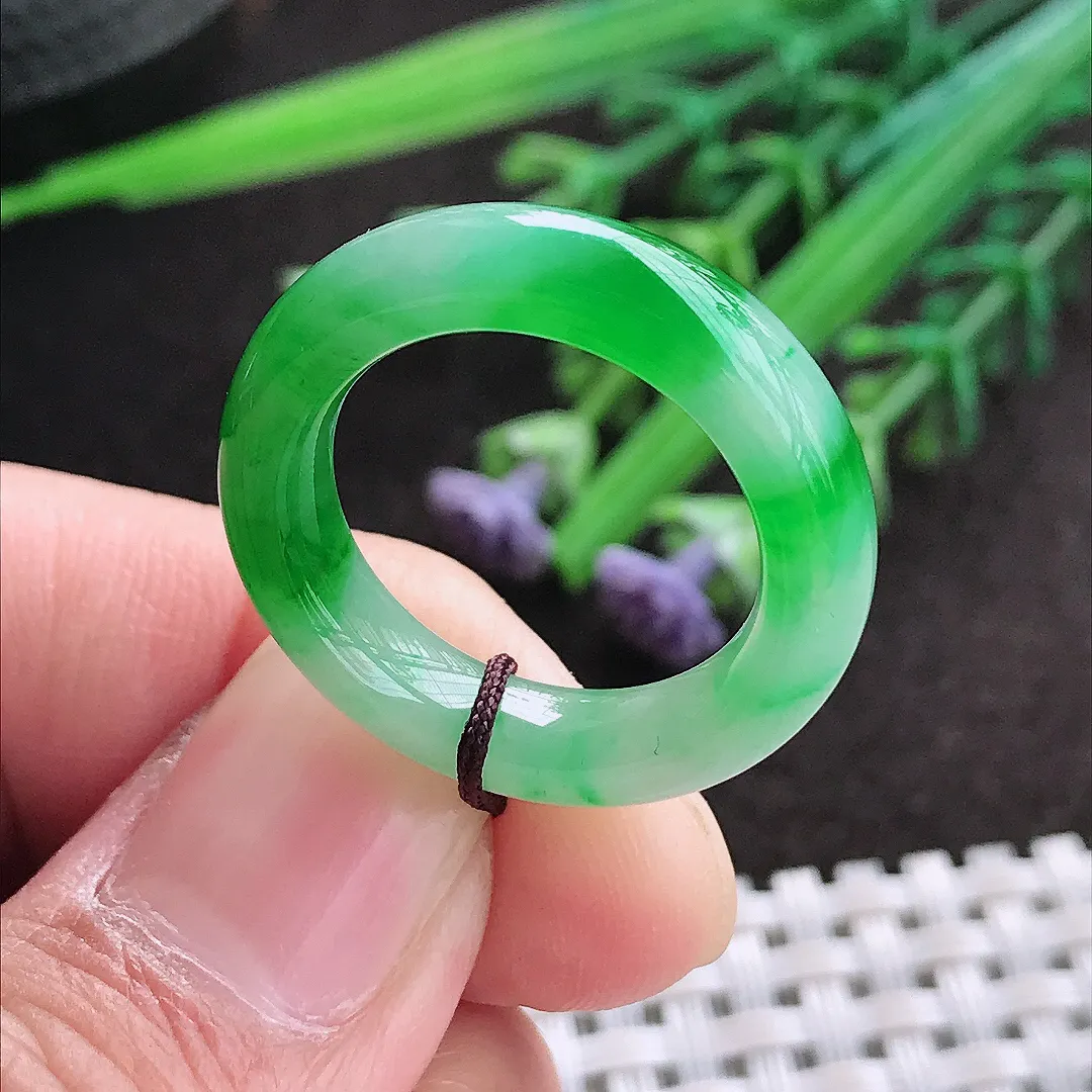 实拍A货翡翠17.8/5.6/4.4老坑冰胶水灵辣阳绿指环戒指