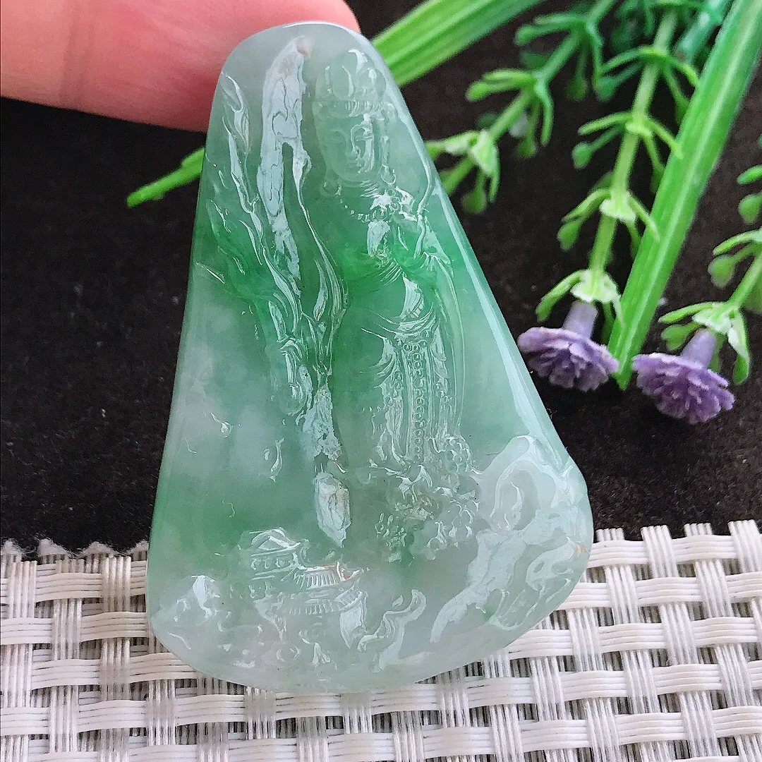 实拍A货翡翠57/39/7老坑冰胶水灵阳绿山水观音吊坠翡翠玉牌挂件