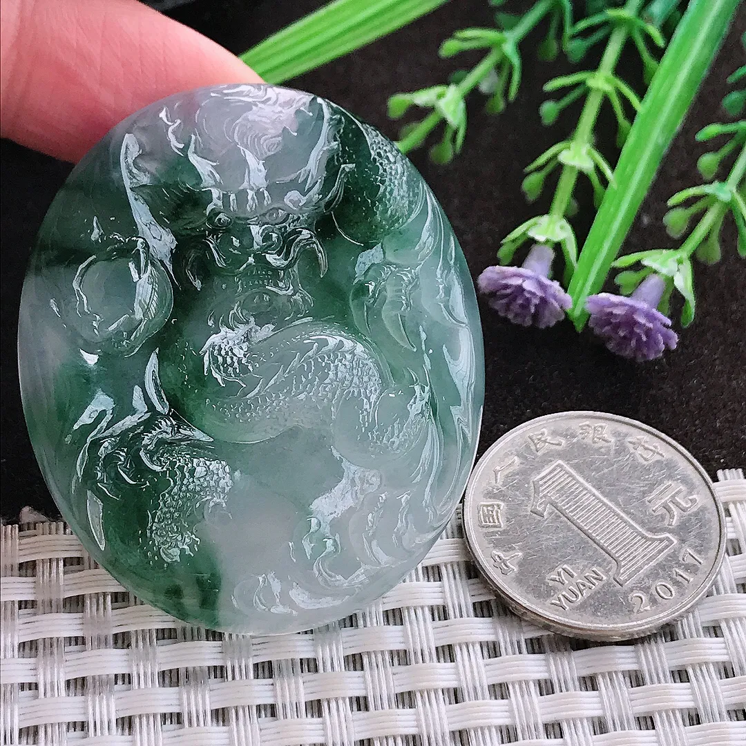 实拍A货翡翠50.9/43/6.6老坑冰胶果冻冰飘花霸气龙牌吊坠翡翠玉牌挂件