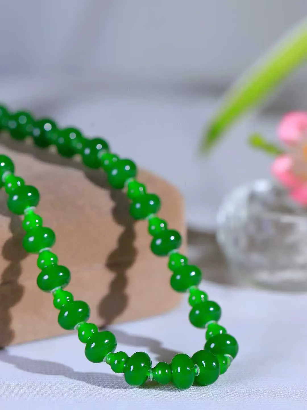 【福禄.挂链】

精品和田玉碧玉葫芦挂链，玉质细腻油润，造型饱满圆润，手感上佳。精工雕刻，葫芦取其谐音福禄，寓意子孙万代，葫芦通“福禄”，祈福平安，福禄齐康，静心洗凡尘。尺寸取一9.7-8mm 重35.8克 23102469A