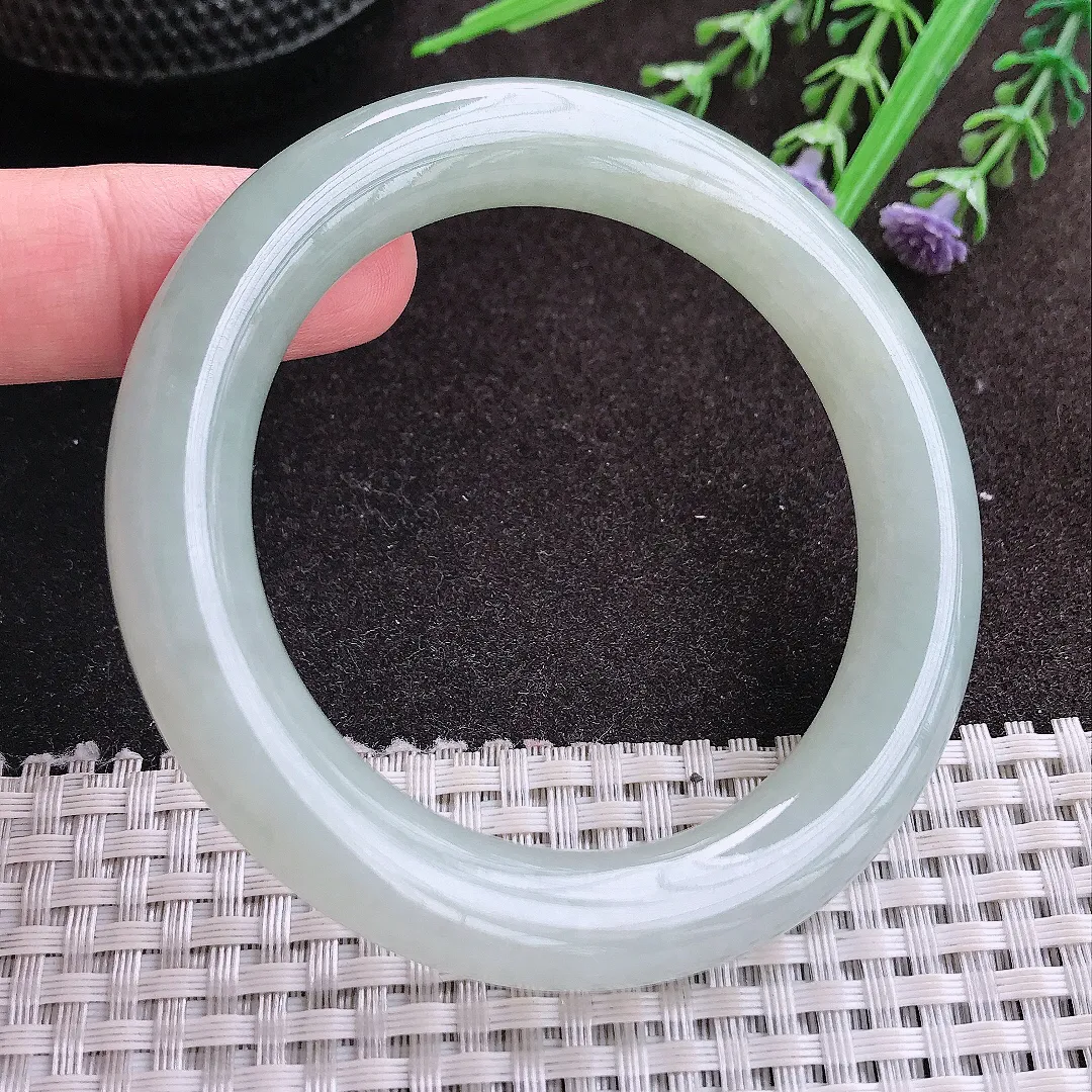 实拍A货翡翠54/10.6/10.5老坑秀气冰润冰晴圆条手镯翡翠玉镯子平安镯