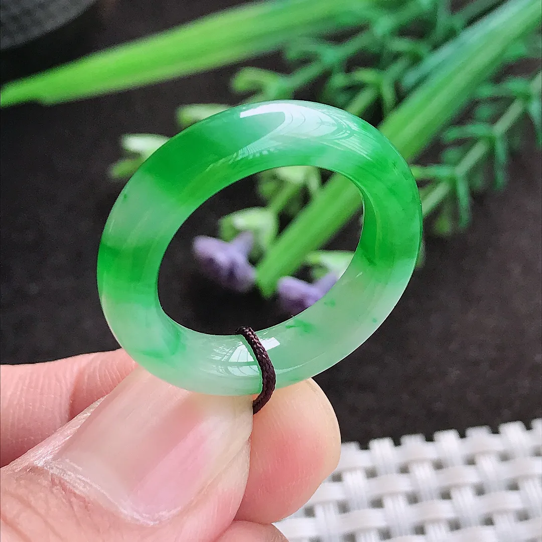 实拍A货翡翠17.8/5.6/4.4老坑冰胶水灵辣阳绿指环戒指